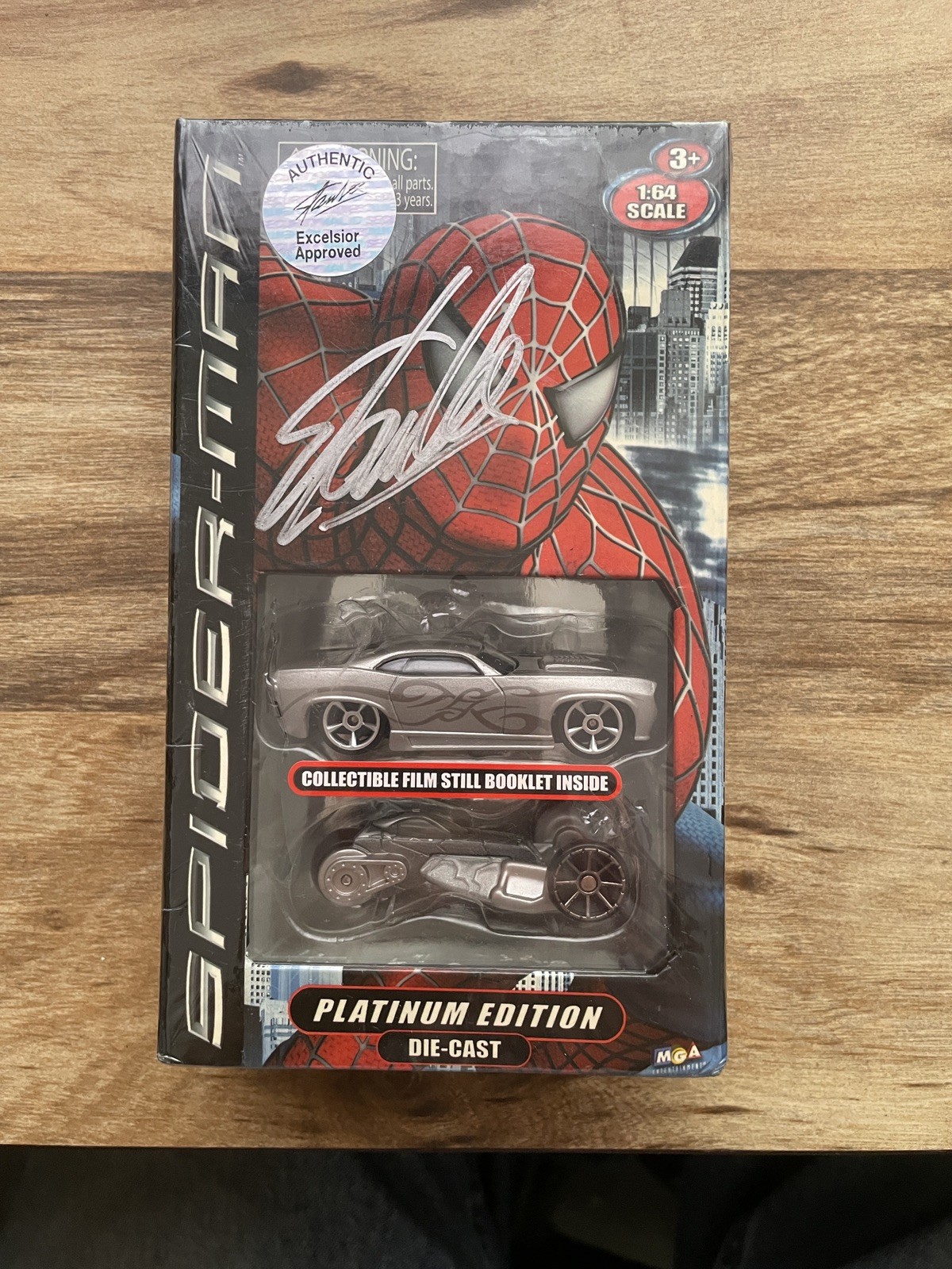 2006 MGA Ent Marvel Spider-Man 3 Platinum Edition1:64 2-Pack signed by Stan Lee