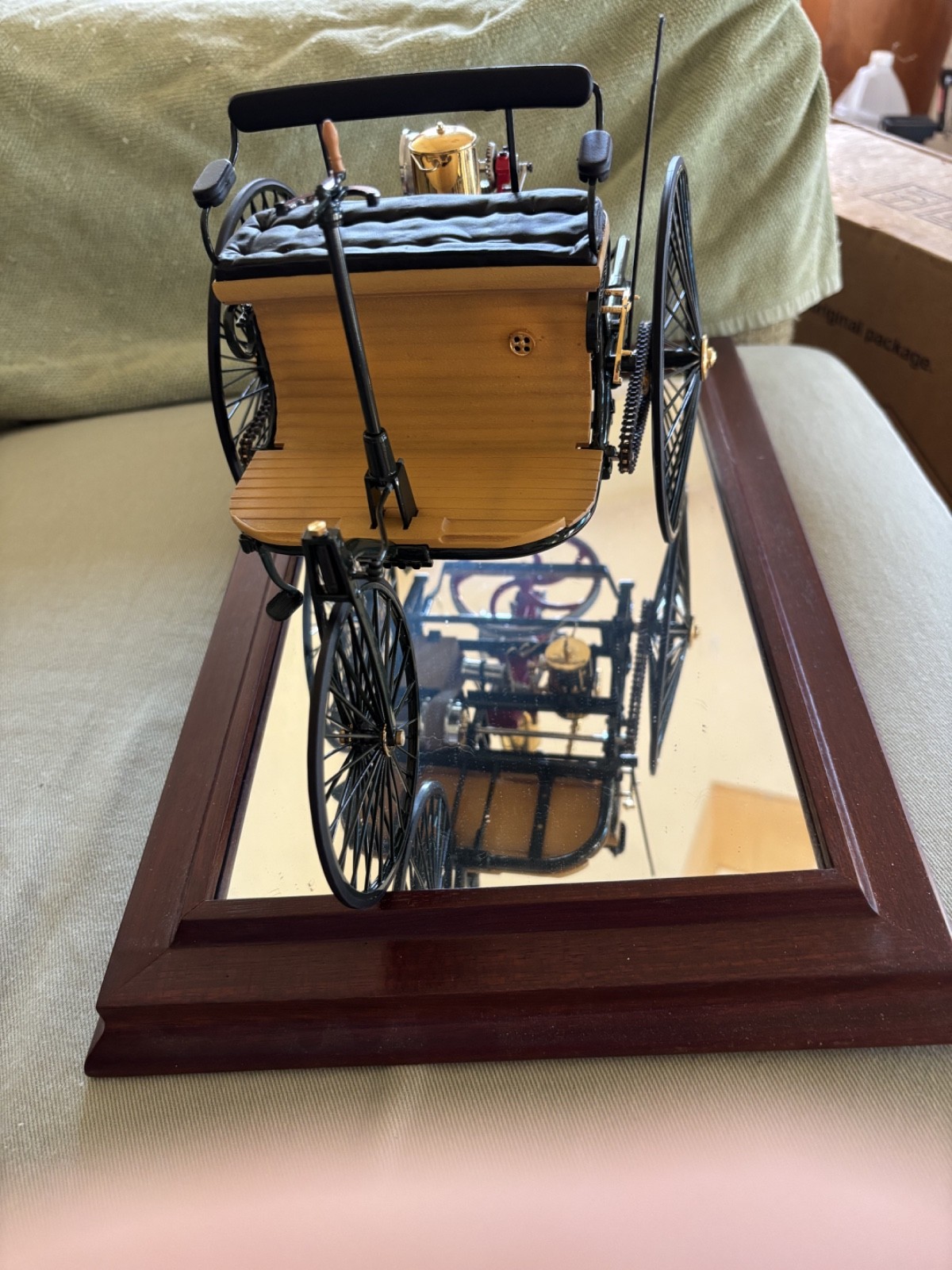 Franklin Mint 1886 Benz Motorwagen 1:8 Diecast w/ Glass Display Case – Excellent