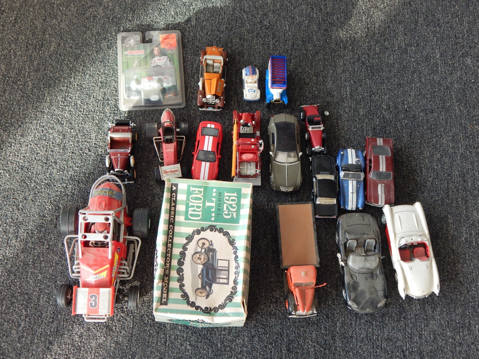 Large Lot of 18 Vintage Die-Cast & Plastic Toy Cars Various Brands
