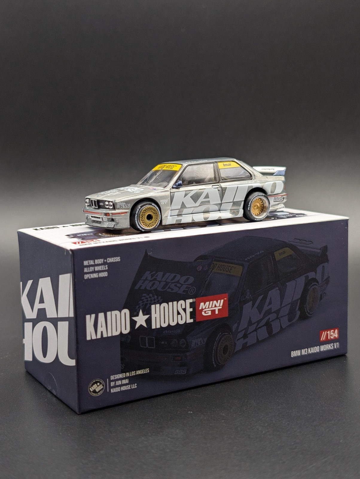 CHASE! Kaido House Mini GT KHMG154 BMW M3 (E30) Kaido Works V1