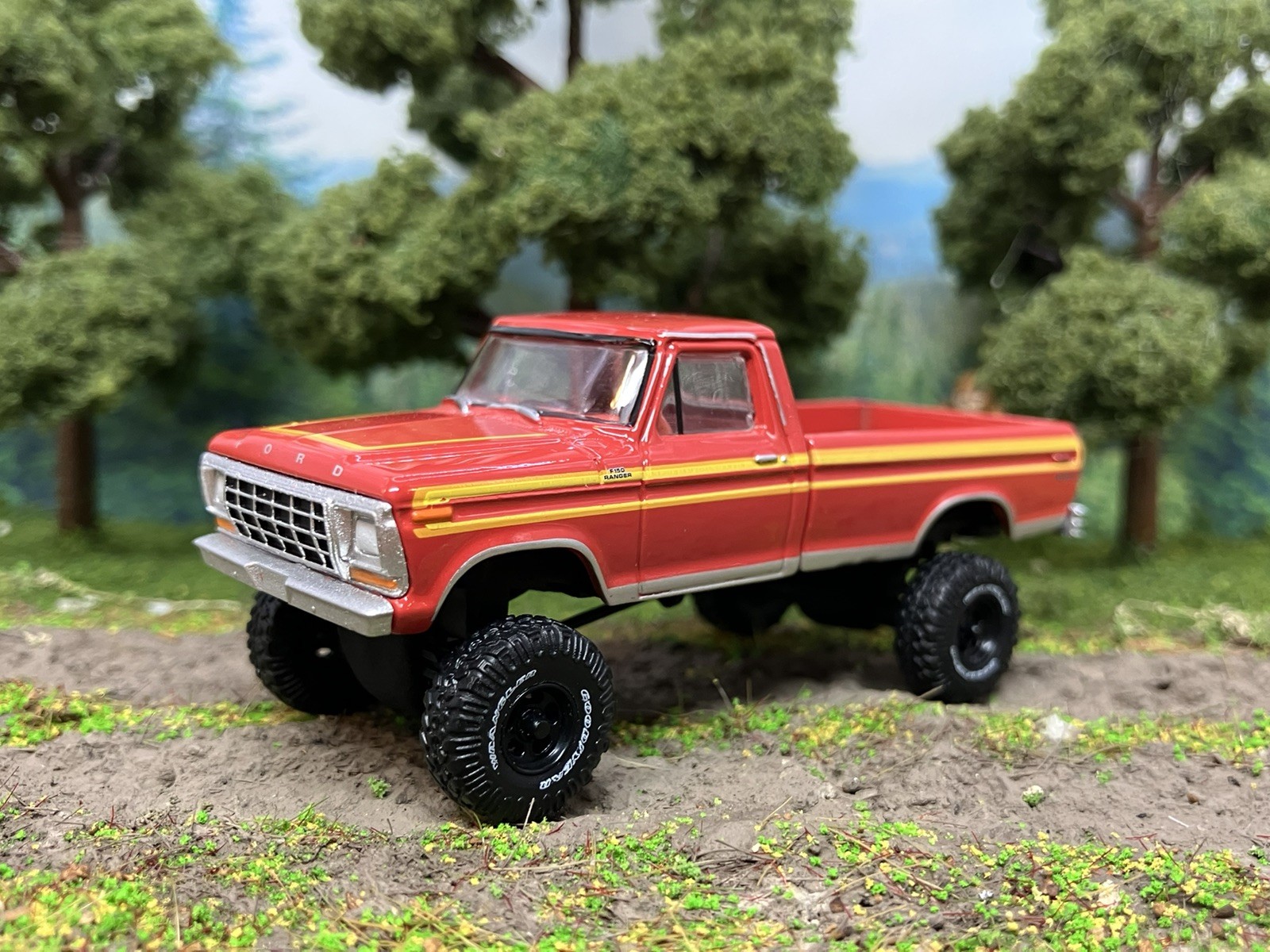 1978 Ford F-150 Ranger Explorer Lifted 4×4 Truck 1/64 Diecast Custom Greenlight