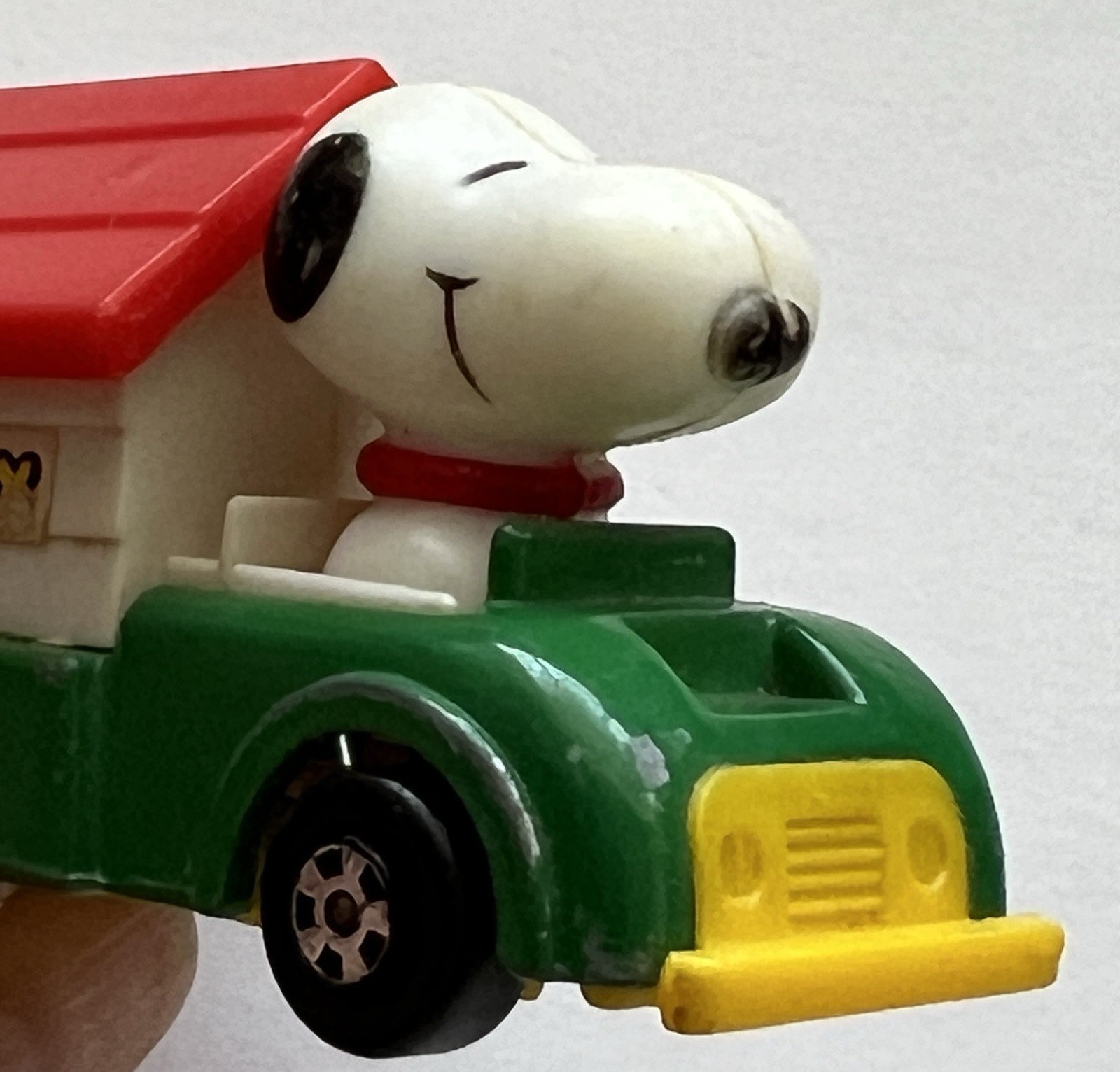 Vintage 1966 Aviva Snoopy Peanuts Mini Doghouse Truck Diecast/Plastic Hong Kong