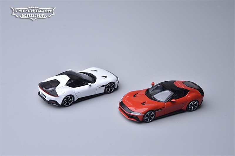 Phantom Knight PK 1:64 12 Cilindri Coupe Diecast Model Car