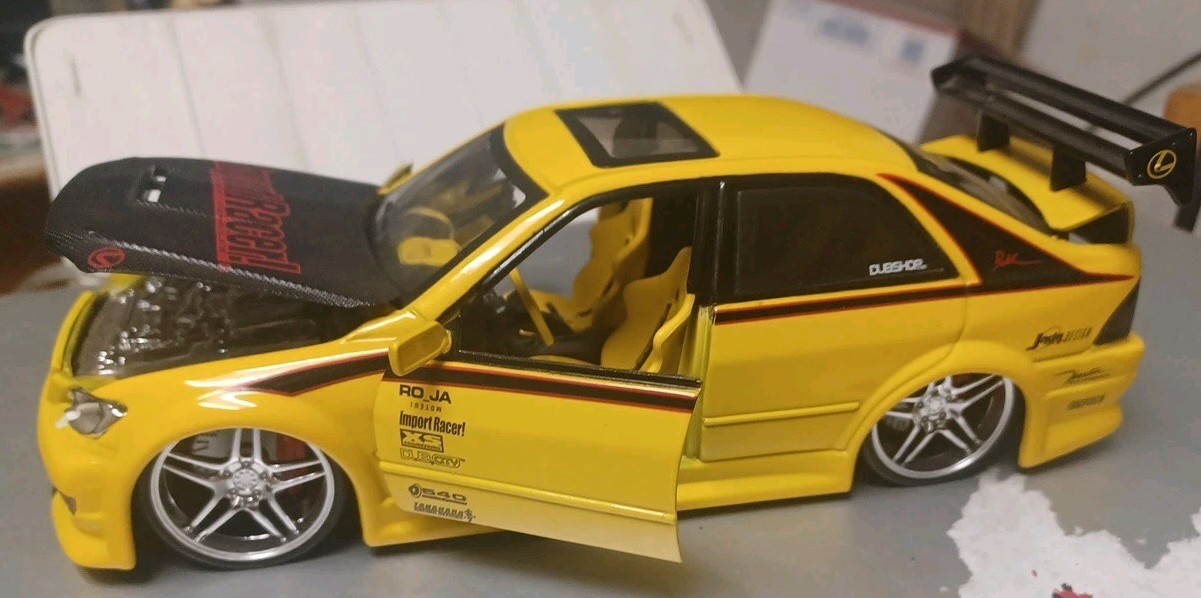 Jada Toys Dub City Import Racer! Lexus IS300 Toyota Altezza Yellow/Black 1/24