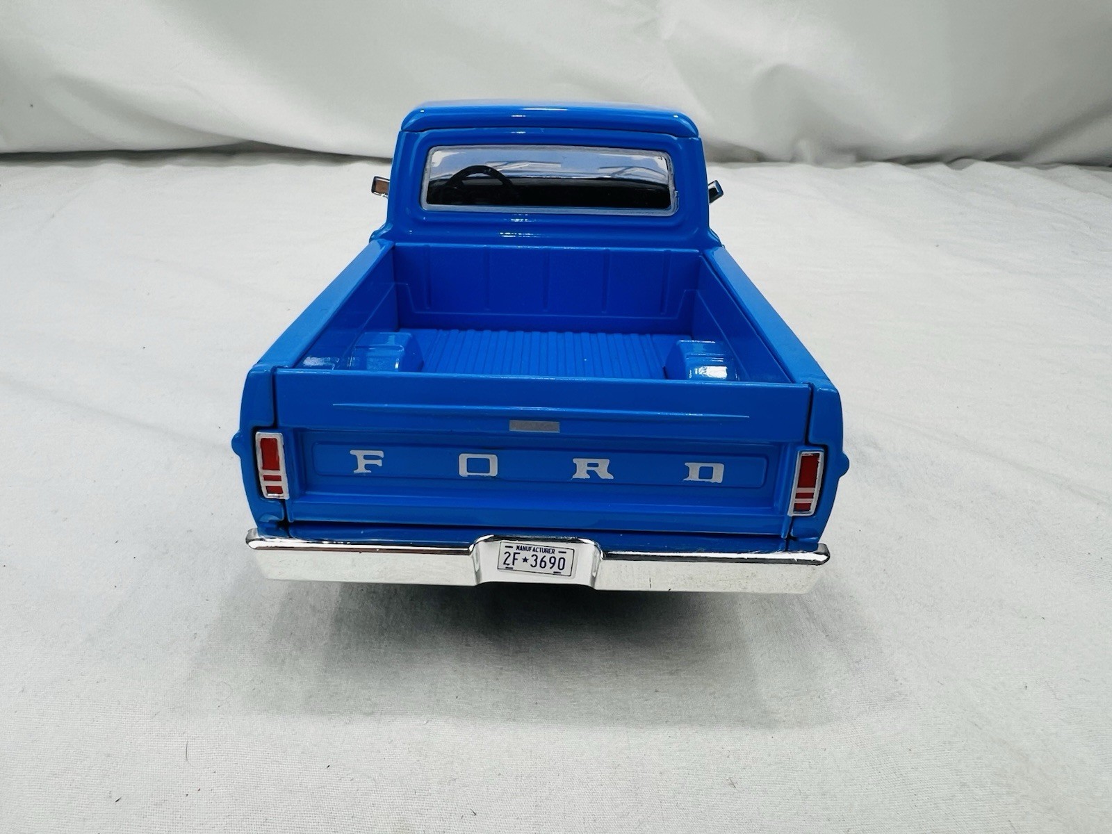 No Box Motormax 1972 Ford F-100 Pickup Truck 1:24 Light Blue