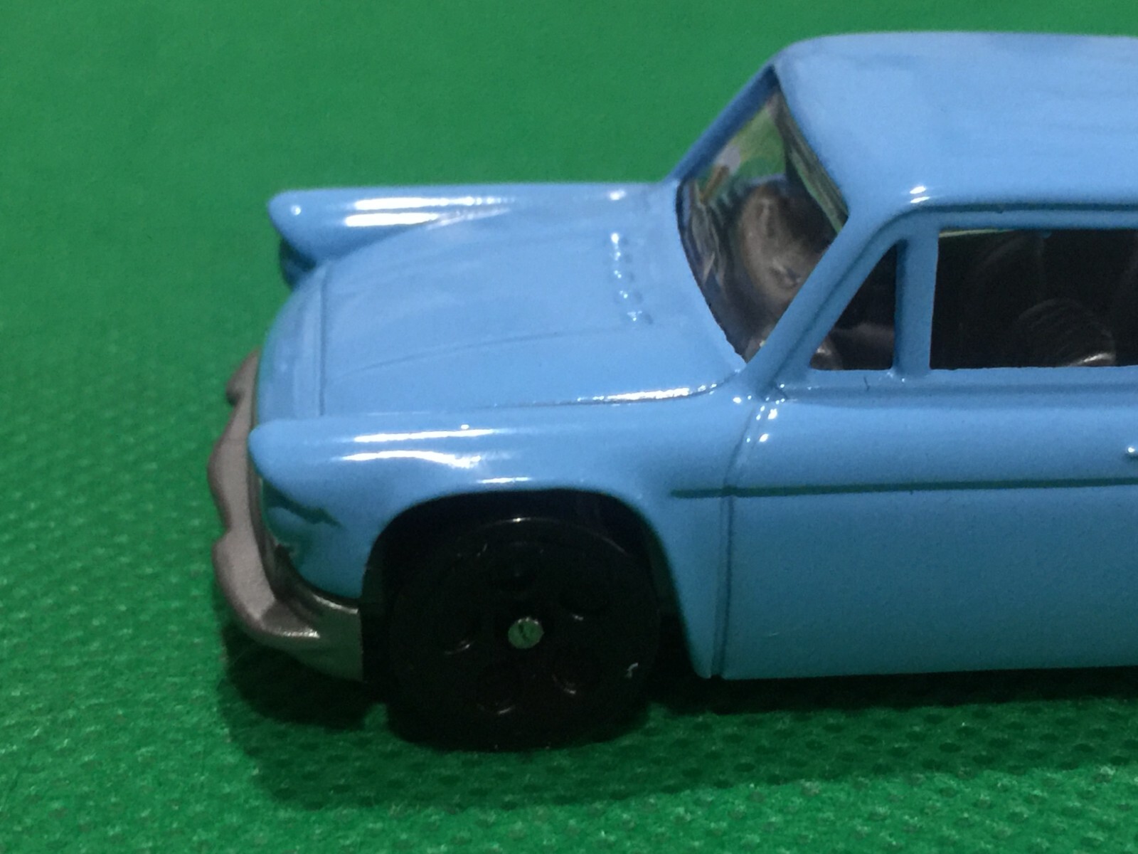 Light Blue Mattel Hot Wheels FORD ANGLIA 105e Automobile From Harry Potter