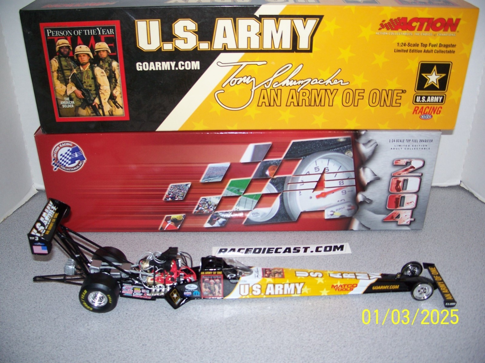 TONY SCHUMACHER 1/24 U.S. ARMY 2004 TOP FUEL DRAGSTER ACTION