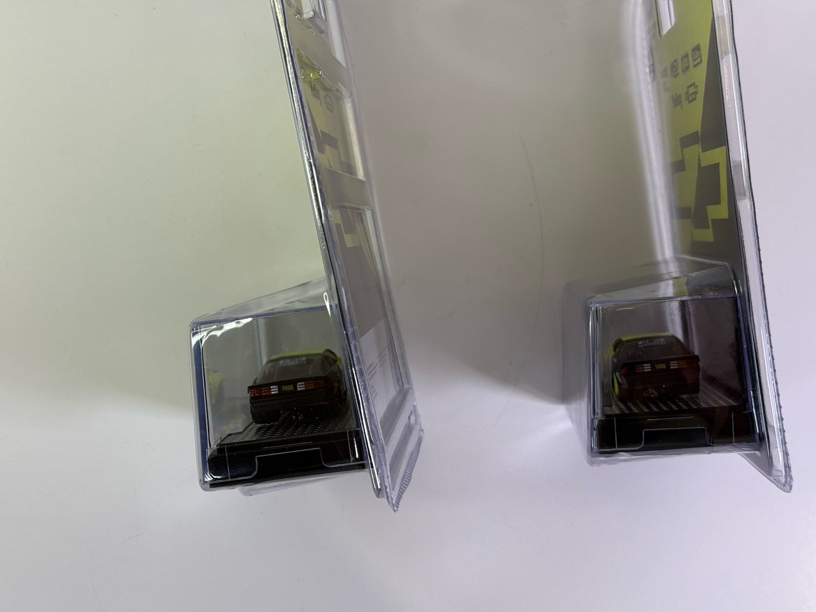 M2 Machines 1985 Chevrolet Camaro IROC-Z HS17 – Limited 526pcs Chase & Normal