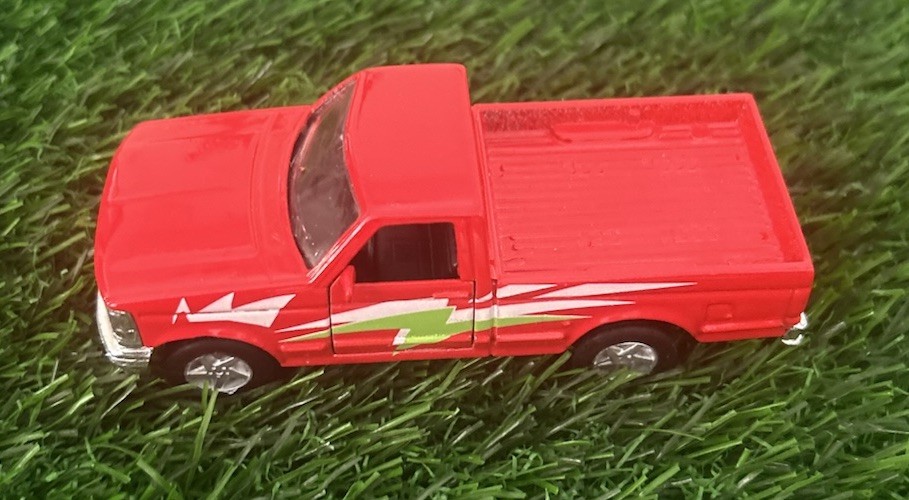 Maisto Scale 1/46 Ford F-Series Truck Die Cast Toy Red