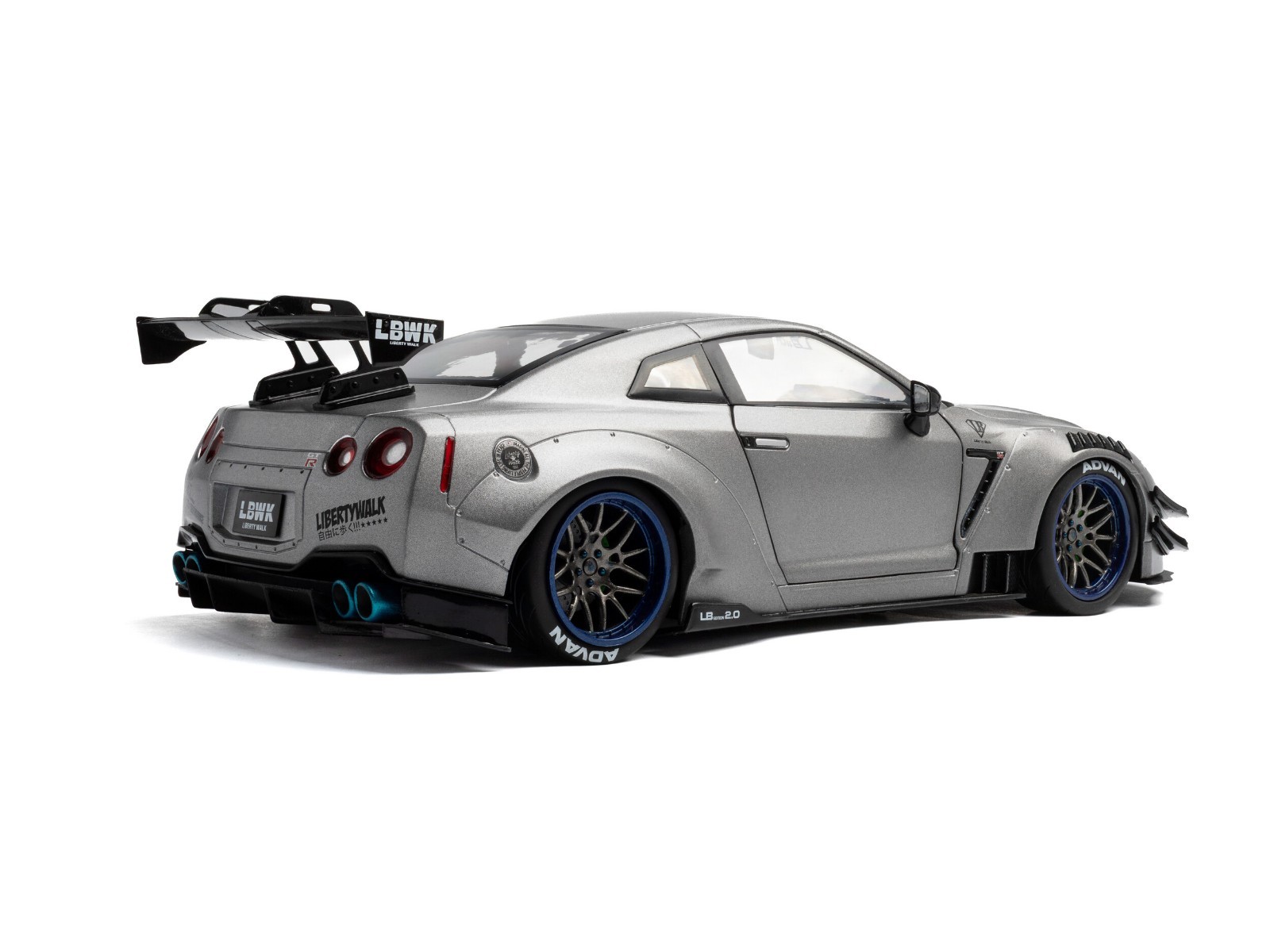 SOLIDO S1805815 NISSAN GT-R (R35) W/ LIBERTY WALK BODY KIT 2.0 SILVER 2023 1/18