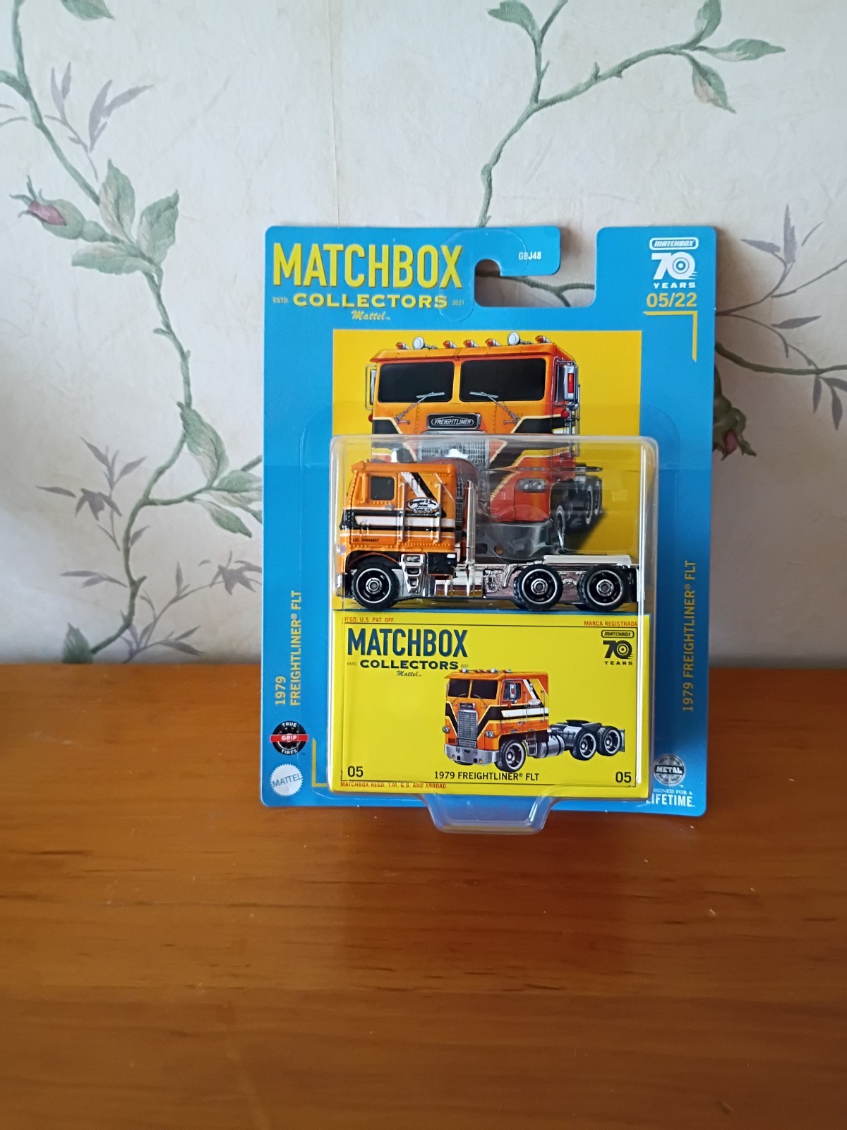 2022 Matchbox Collectors 1979 Freightliner FLT #5/22