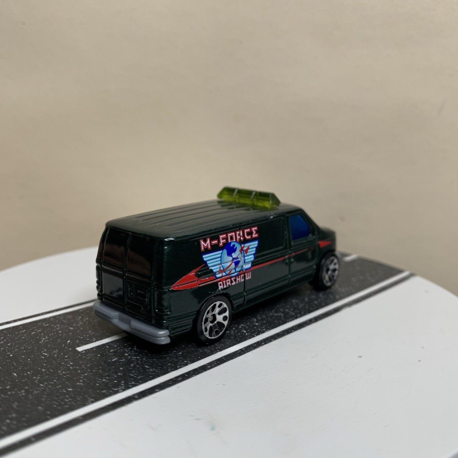 Matchbox Ford Panel Van Airspeed Dark Green Metallic M-Force Airshow w/Lights NM