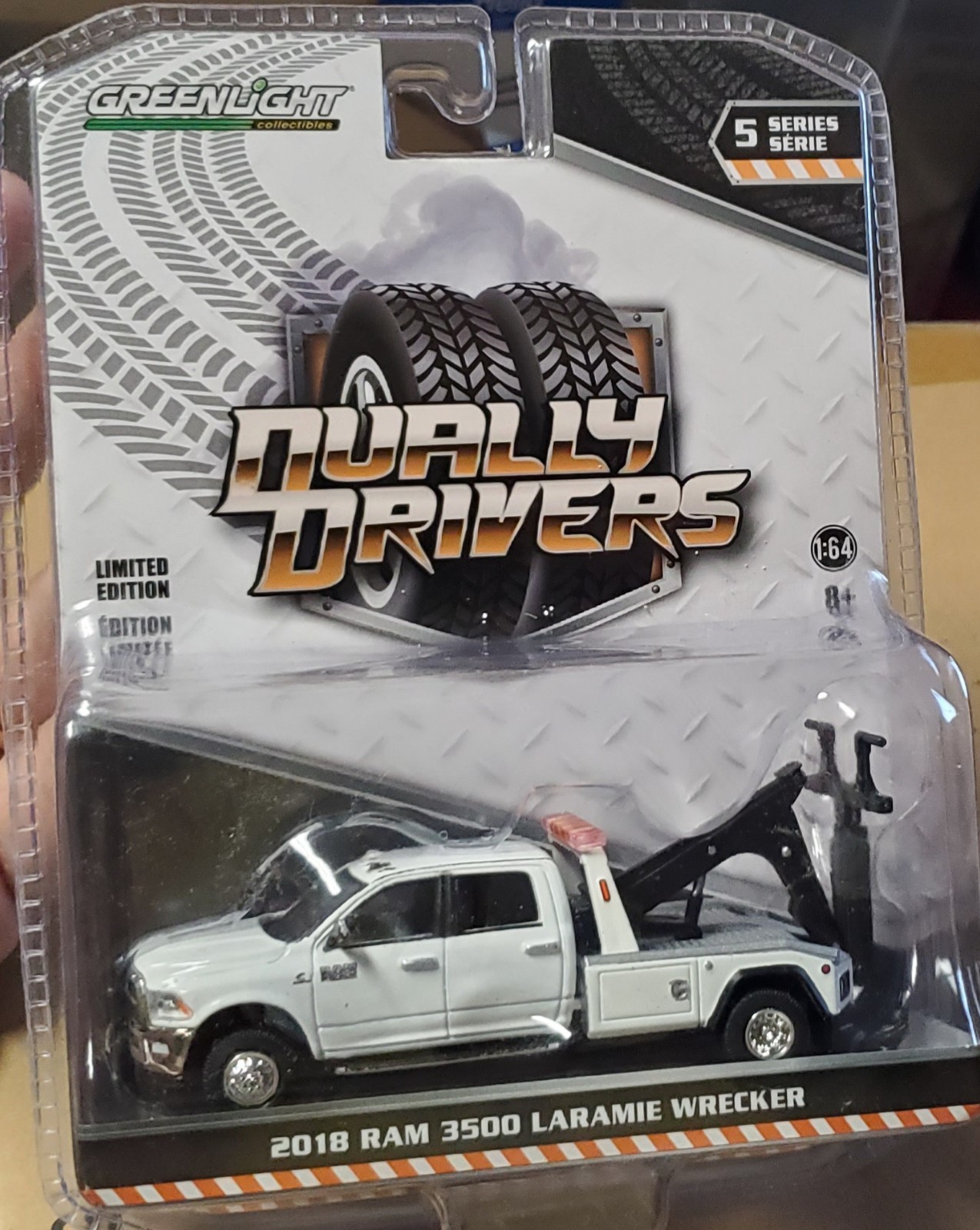Greenlight 2018 Ram 3500 Laramie Wrecker Tow Truck 1:64 Scale Dually Drivers