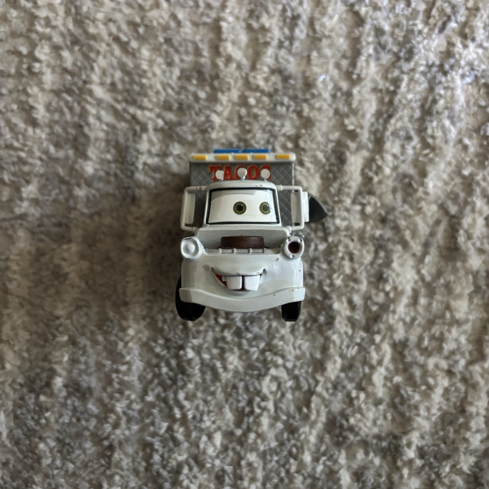 Disney Pixar Cars Mater’s Tacos Diecast Taco Truck 1:55 White Silver Black Blue