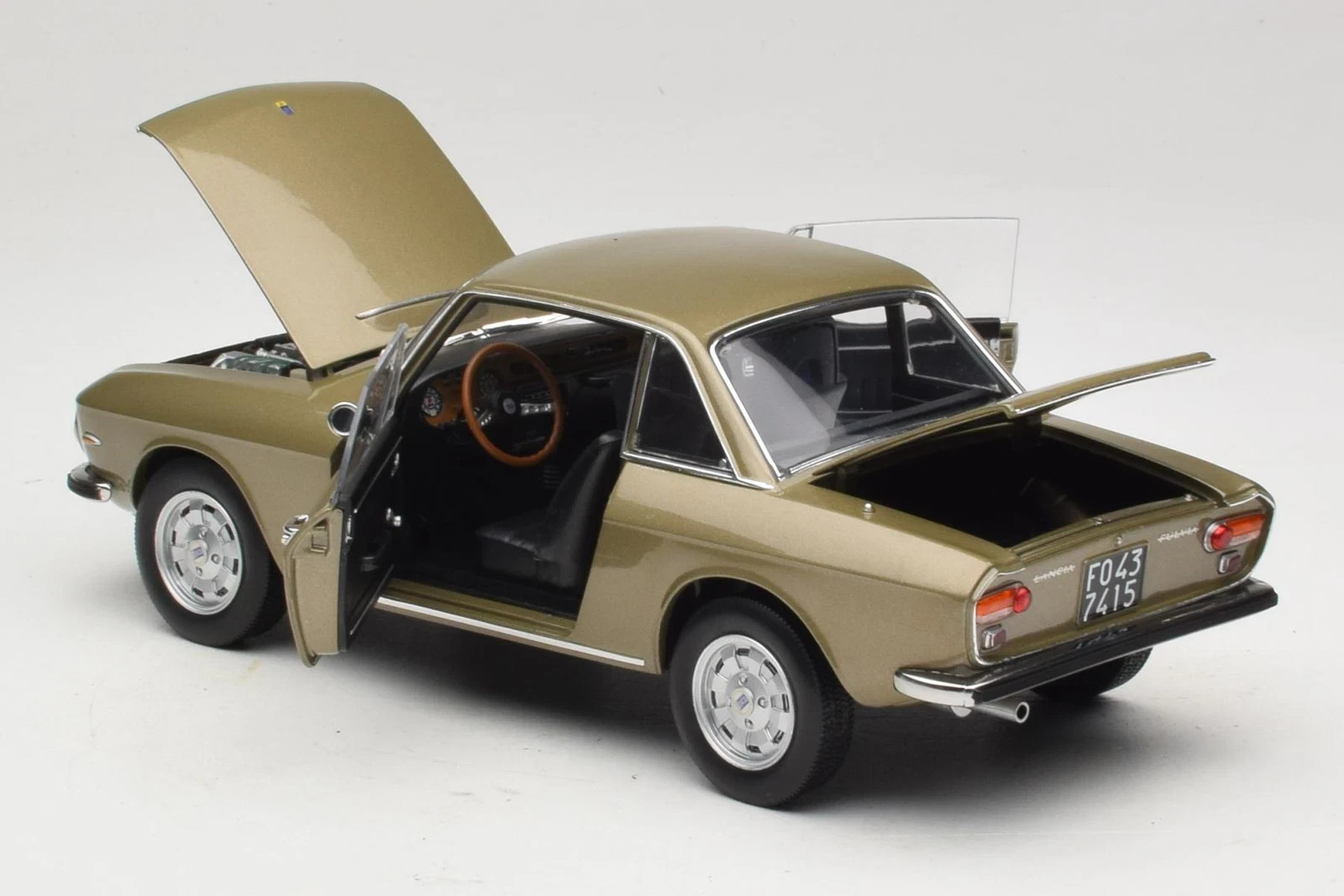 Norev 1971 LANCIA Fulvia 1:18 187895 BRONZE New in Box FULLY OPENING Bronce Gold