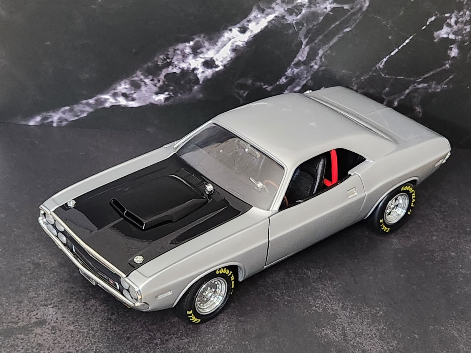 1/18 ERTL 1970 CHALLENGER-CUSTOM BUILT-READ DESCRIPTION FULLY!!