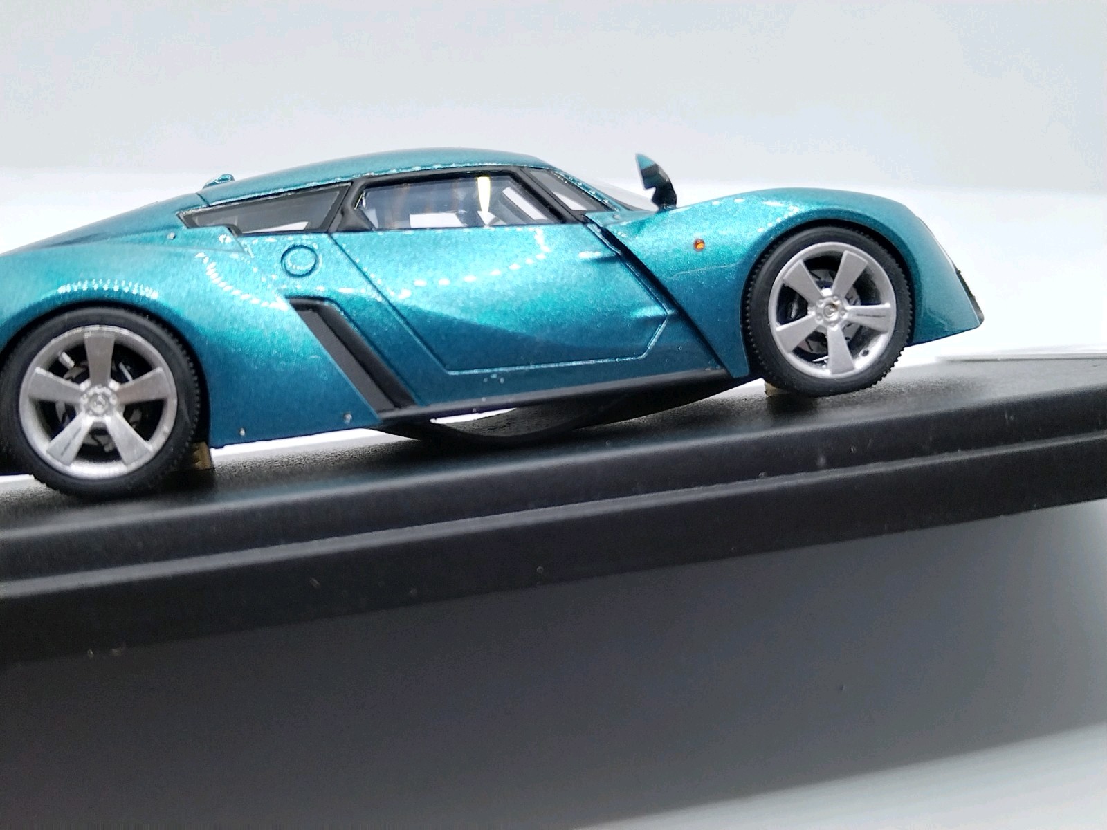 LOOKSMART 1/43 Marussia B2 2009 Glacier. Limited 090/165. Wow Rare!
