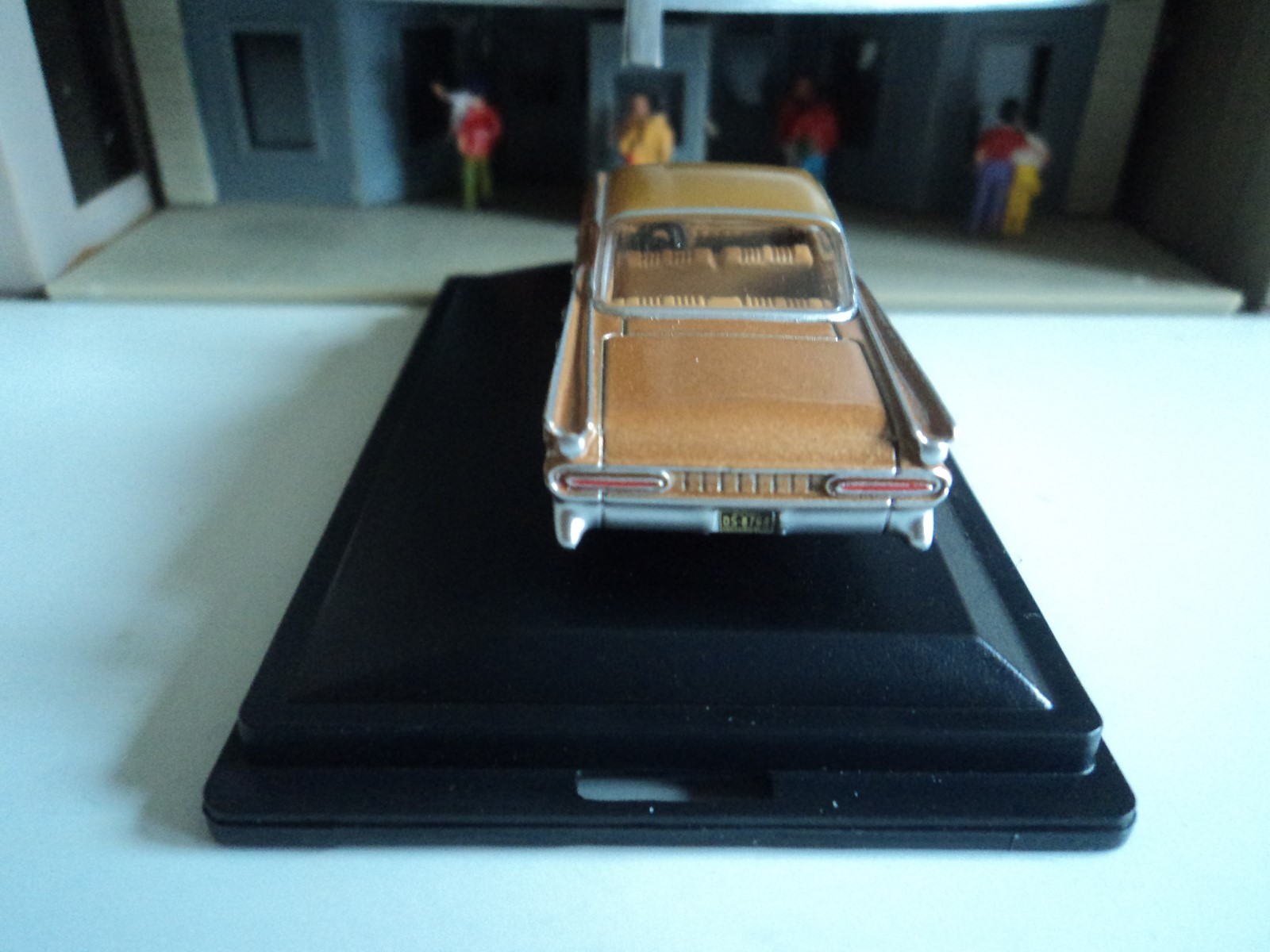 Oxford 1959 PONTIAC BONNEVILLE Canyon Copper 1/87 HO diecast car GM