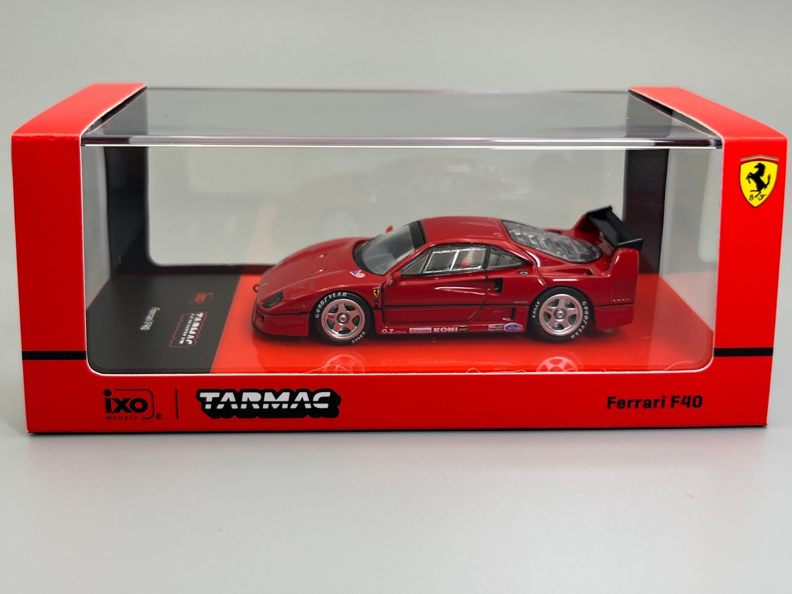 Ferrari F40 Rosso Corsa Tarmac Works Road64 1/64 scale with Display Case