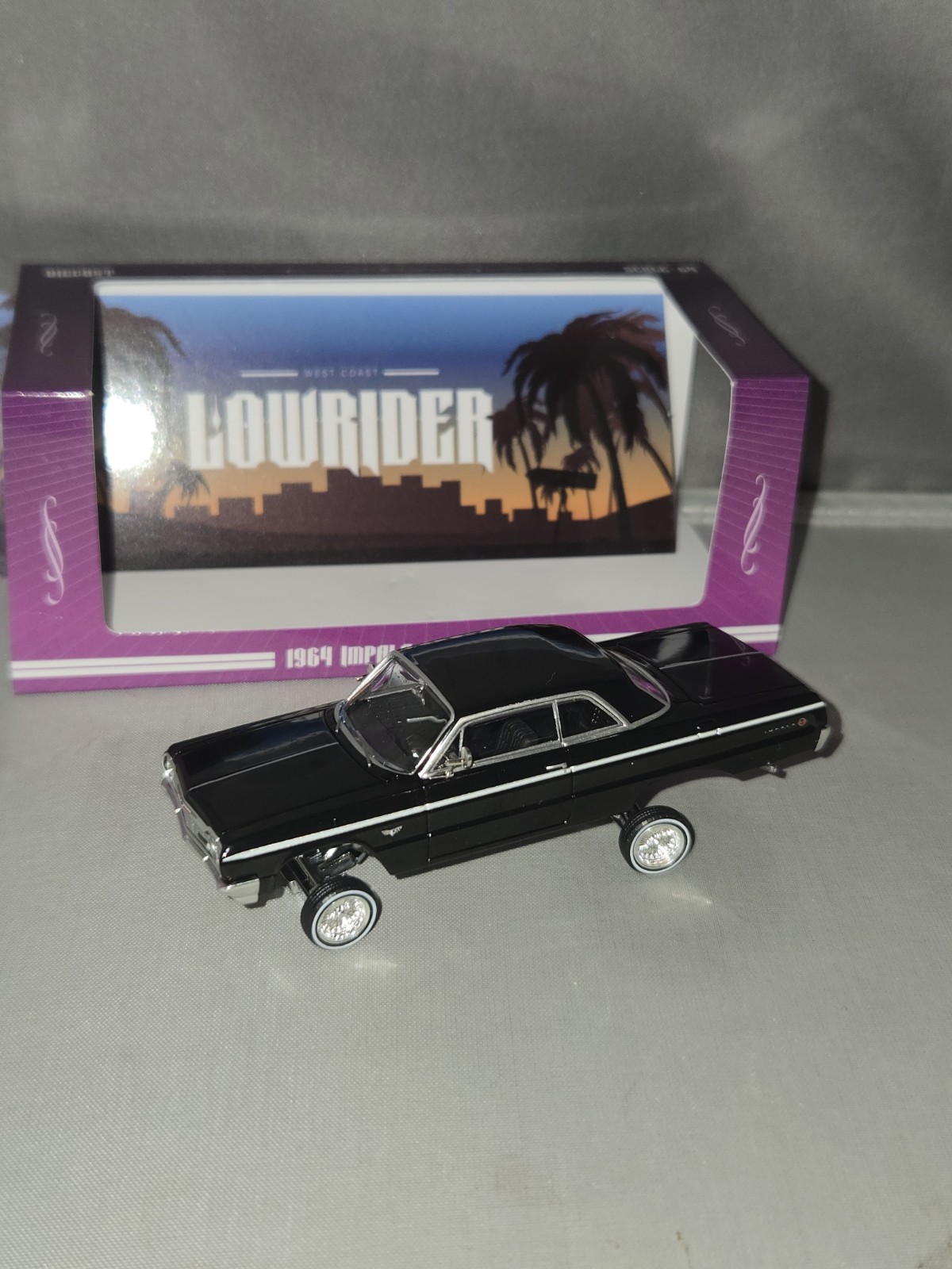 Lowrider 1:64 1964 Chevrolet Impala SS Lowrider Series Black Hydraulic