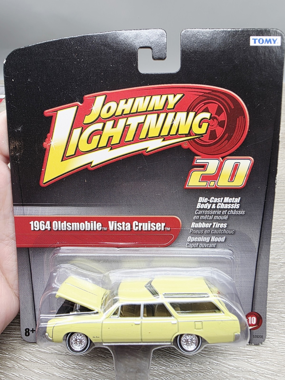 Johnny Lightning 2.0 1964 Oldsmobile Vista Cruiser w/ Rubber Tires