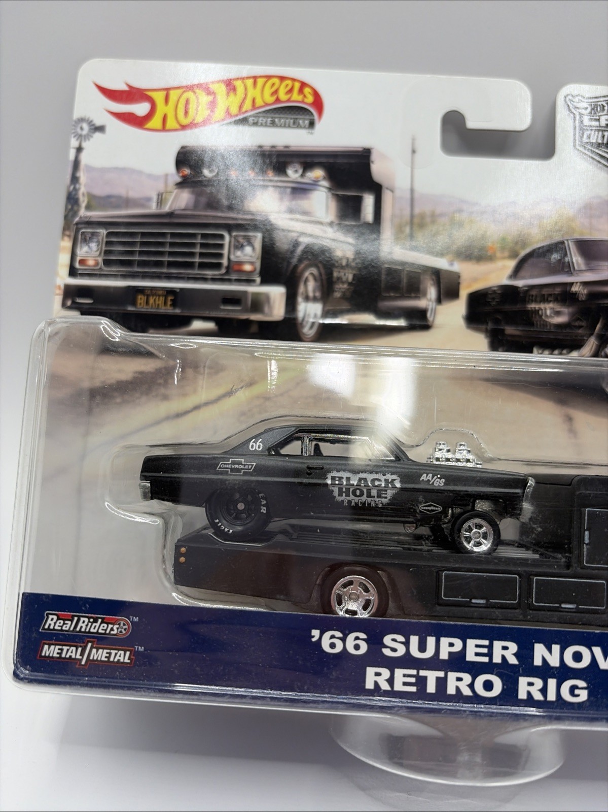 Hot Wheels Team Transport ‘66 Super Nova Retro Rig