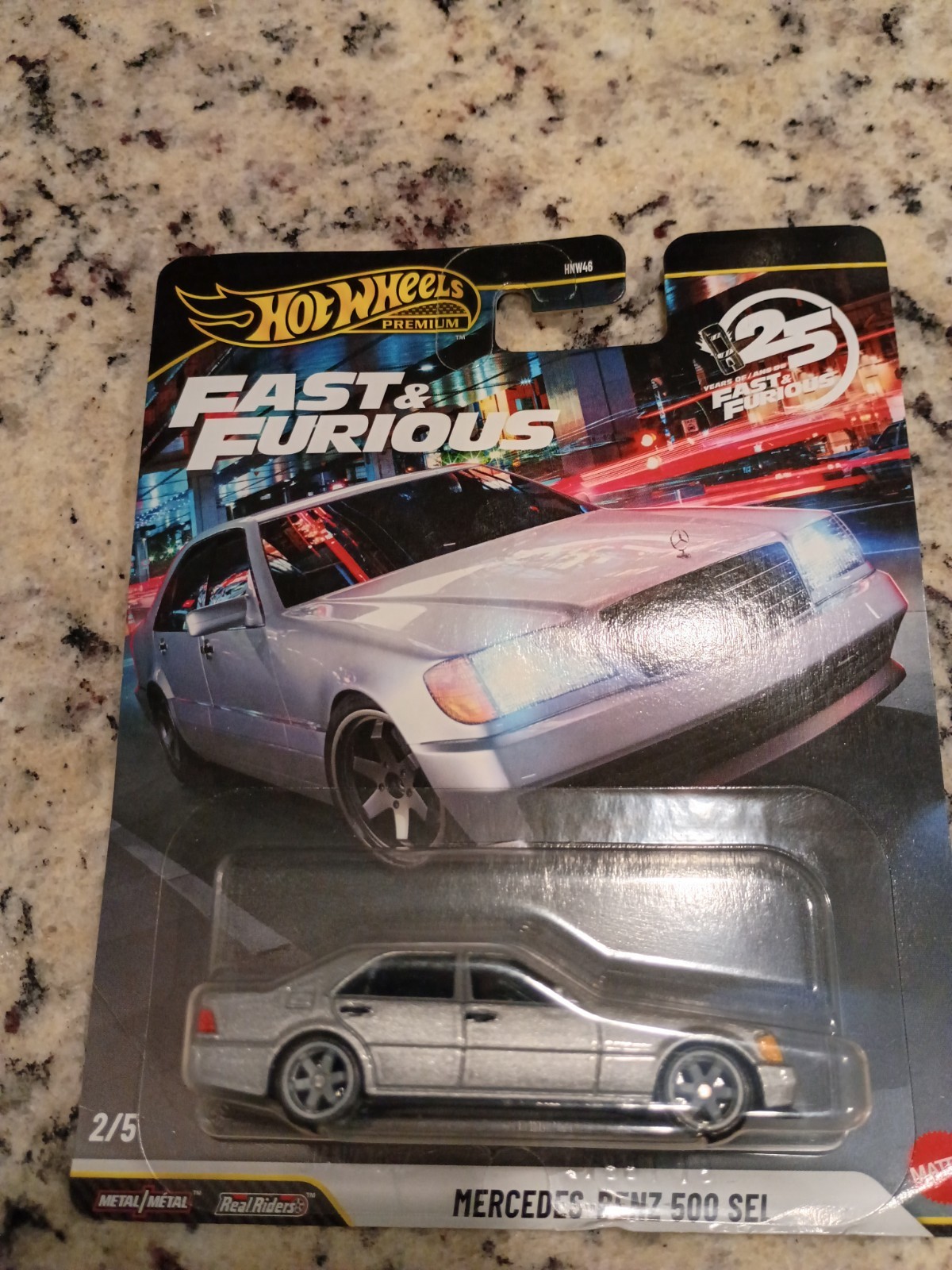 Read CUSTOM – 2 cars – MERCEDES-BENZ 500 SEL HOT WHEELS HRT94