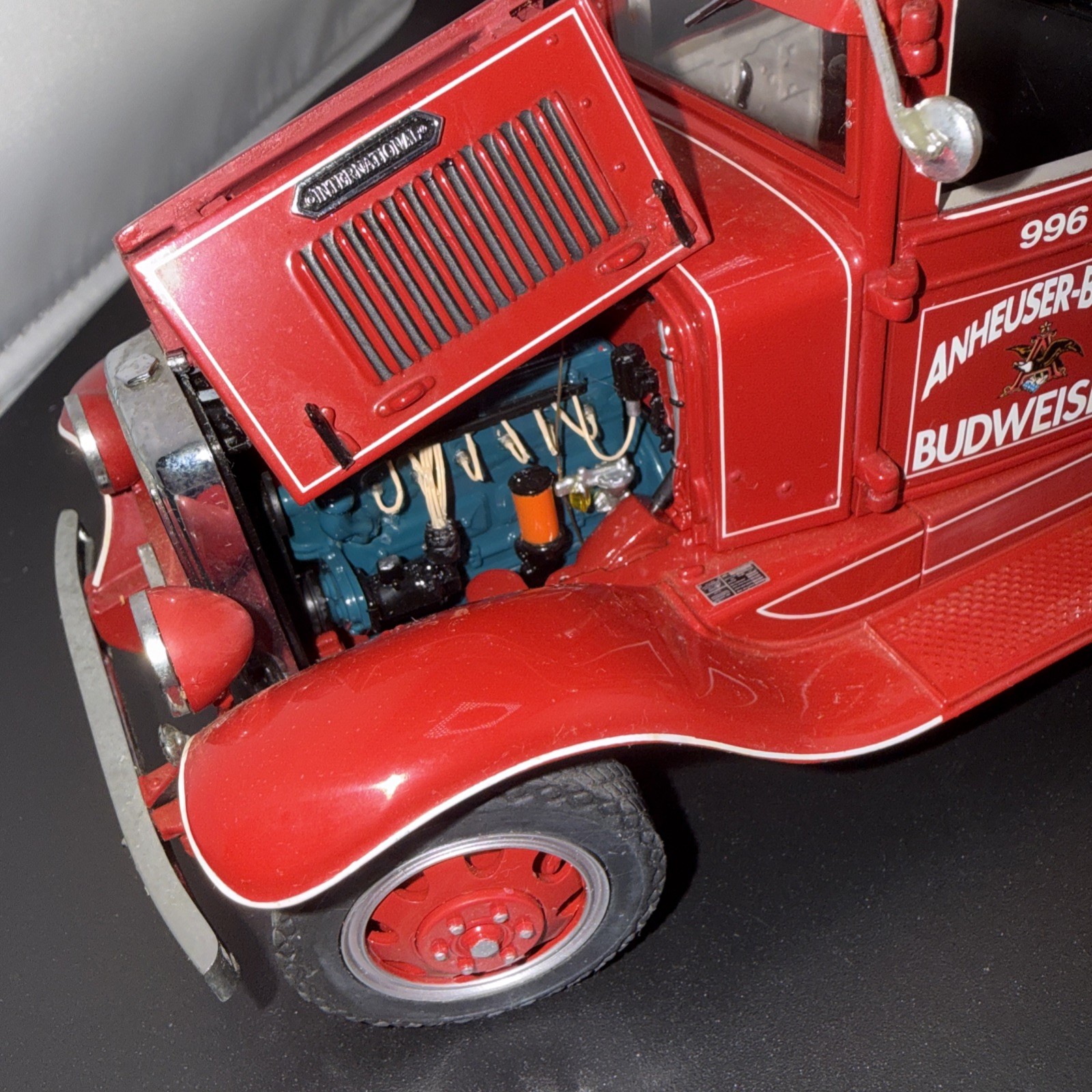 Danbury Mint 1933 Budweiser Delivery Diecast Truck Red 1/24 Anheuser-Busch