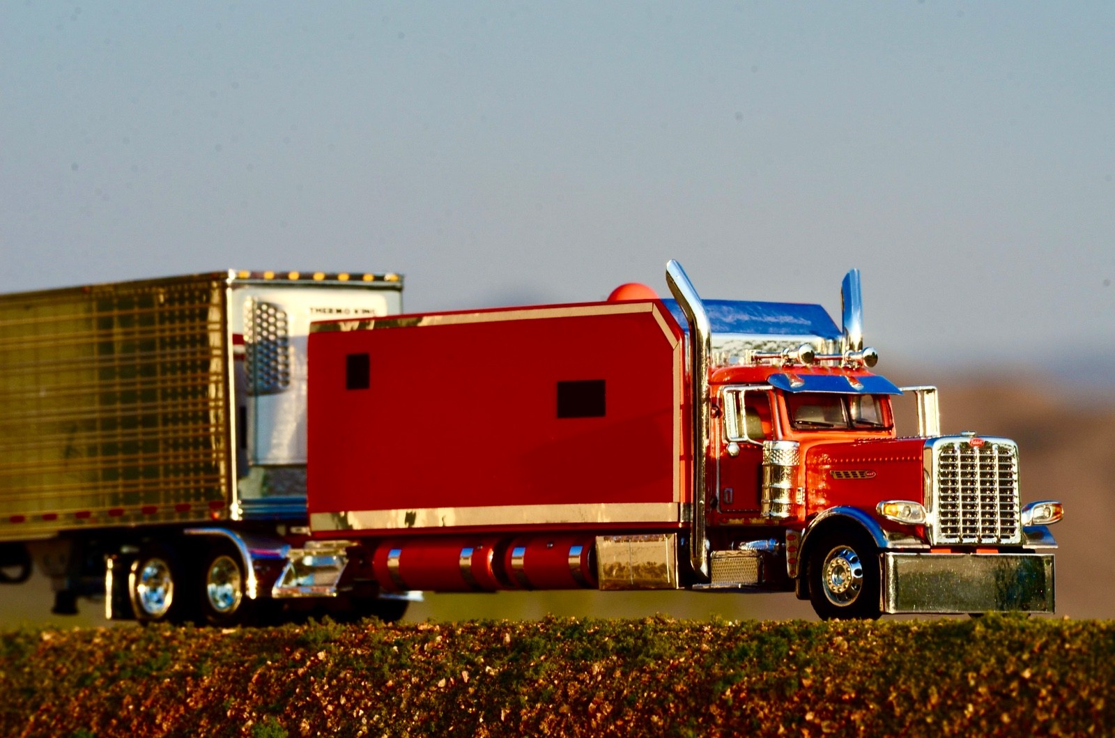 1/64 DCP Peterbilt Pride & Class with Huge Sleeper ** Custom Built **