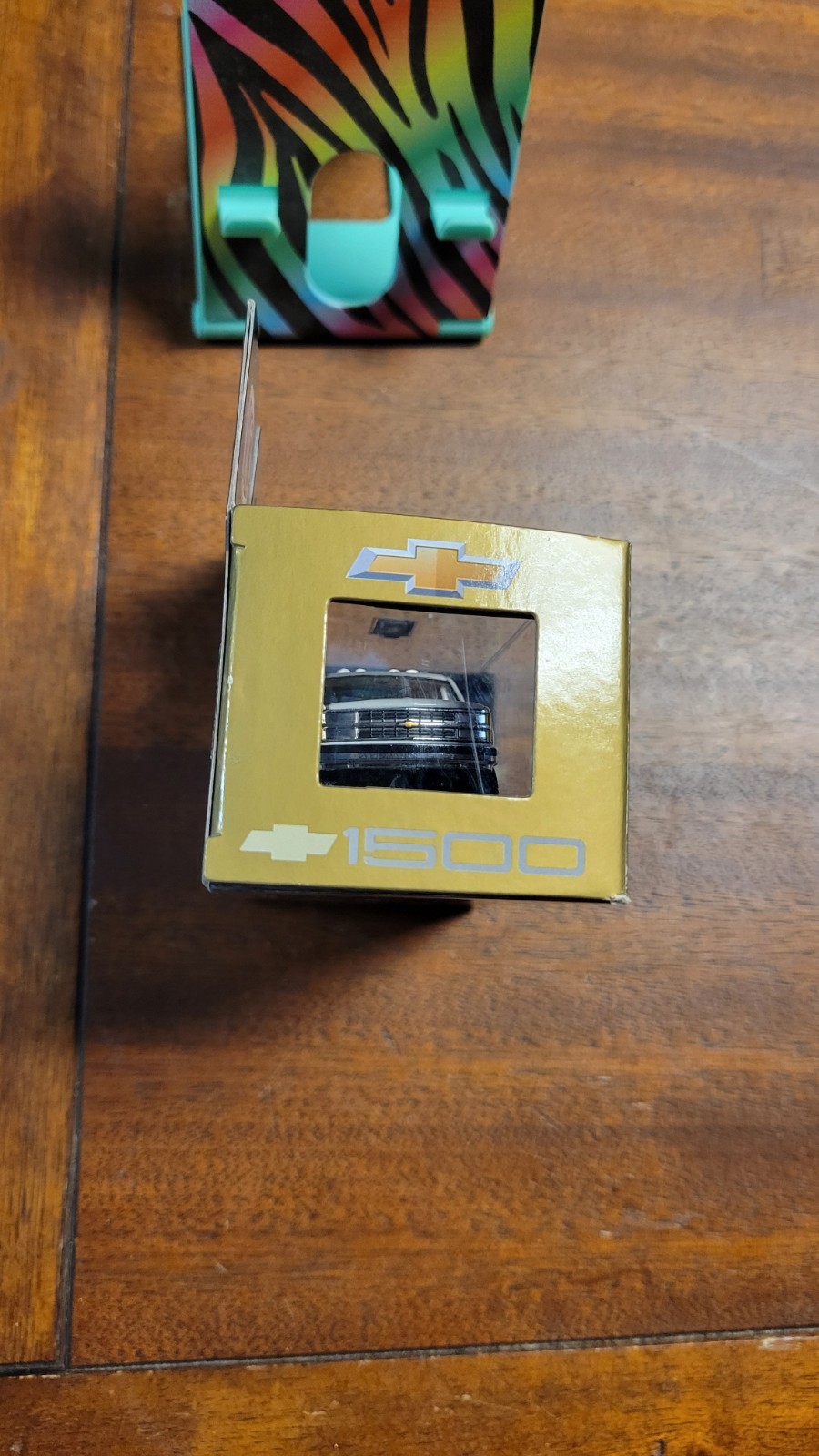 M2 Machines Gold White 1993 Chevrolet Silverado 1500 4×4 R90 25-29