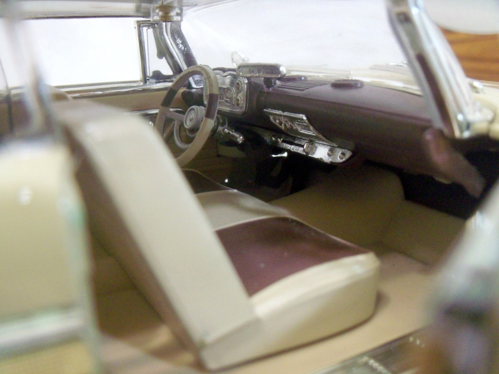 PLYMOUTH FURY 1958 MOTOR MAX 1/18TH SCALE*TLC