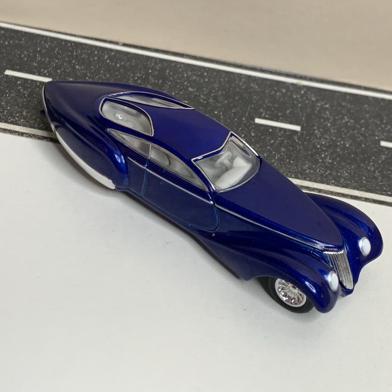 Hot Wheels Chip Foose Original Design Manhattan Hot Rod Custom Blue 1:64 NM