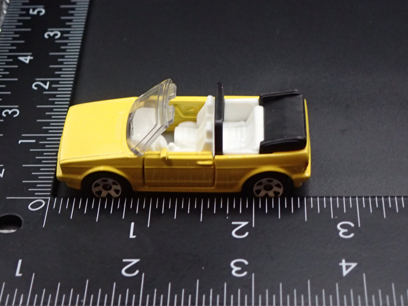 1979-1993 VW VOLKSWAGEN GOLF CABRIOLET 1:64 SCALE COLLECTIBLE DIECAST MODEL CAR
