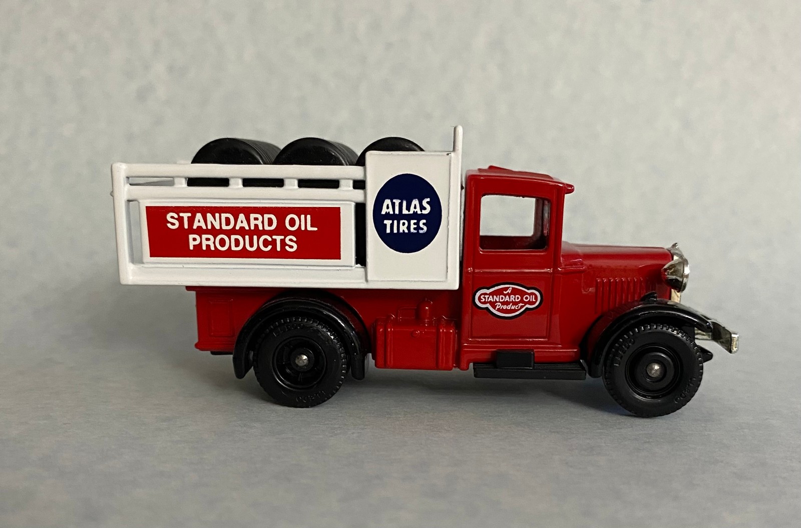 Lledo Diecast Atlas Tires – Standard Oil Products 1:64 TOY185
