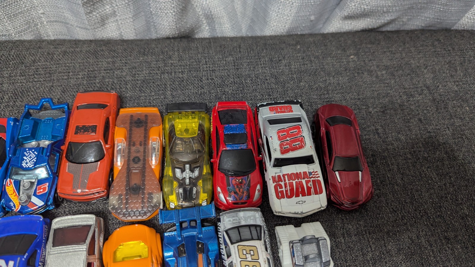 Hot Wheels / Matchbox /Other Loose Cars And Other Vehicles Lot Of 29