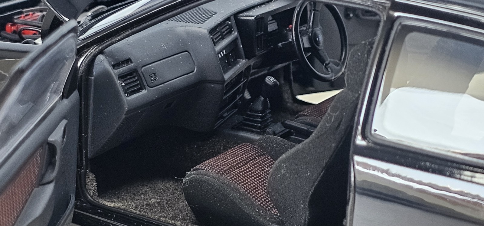 Autoart 1:18 Ford Sierra RS Cosworth black Damaged