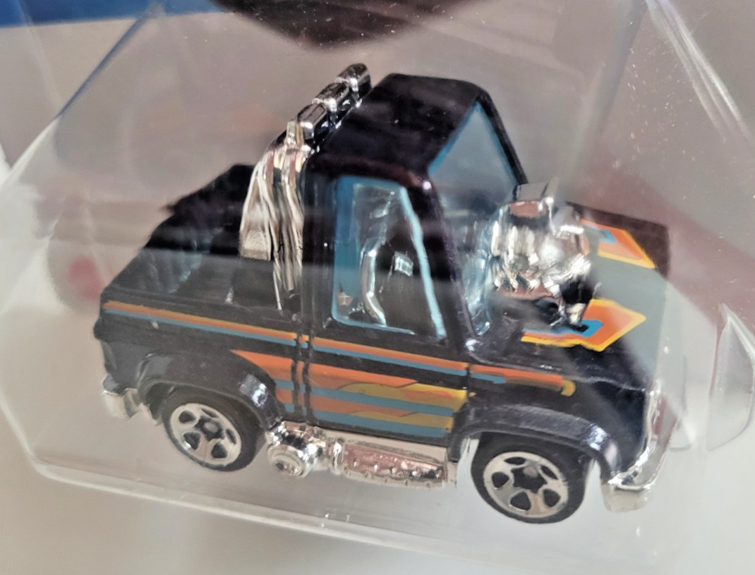 Hot Wheels 2023 HW Hot Trucks Toon’D ’83 Chevy Silverado Metalflake Dark Blue
