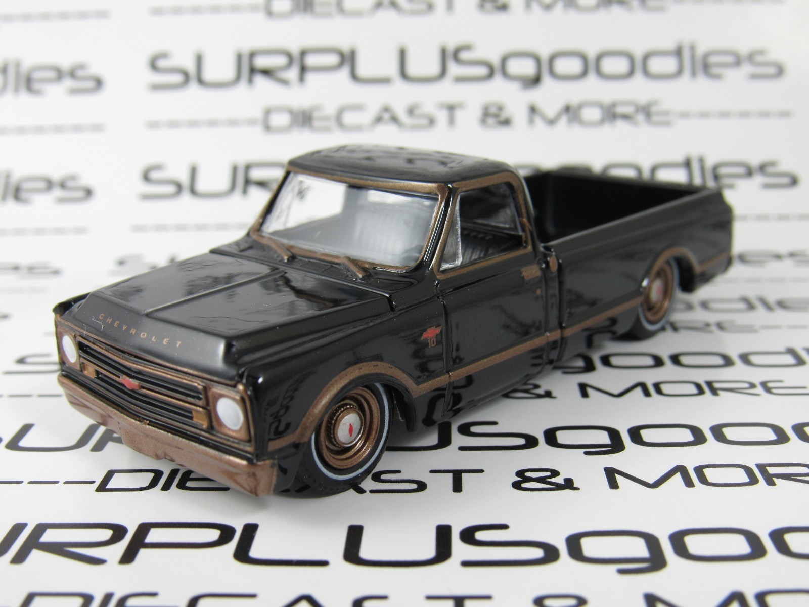 2025 Greenlight 1:64 LOOSE Black Bronze 1972 CHEVROLET C10 Lowrider Pickup Truck