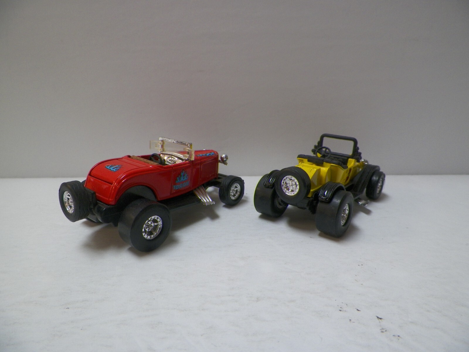 1989 Ertl Hot Roddin- Custom Street Rod/ Chevy-Ford Roadster B 32