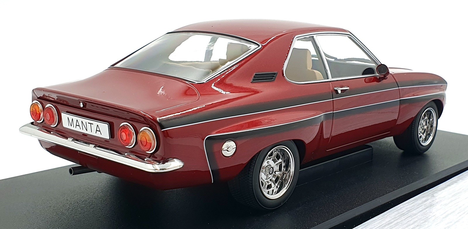 MCG 1/18 Scale Diecast MCG18427 – Opel Manta A – Met. Red