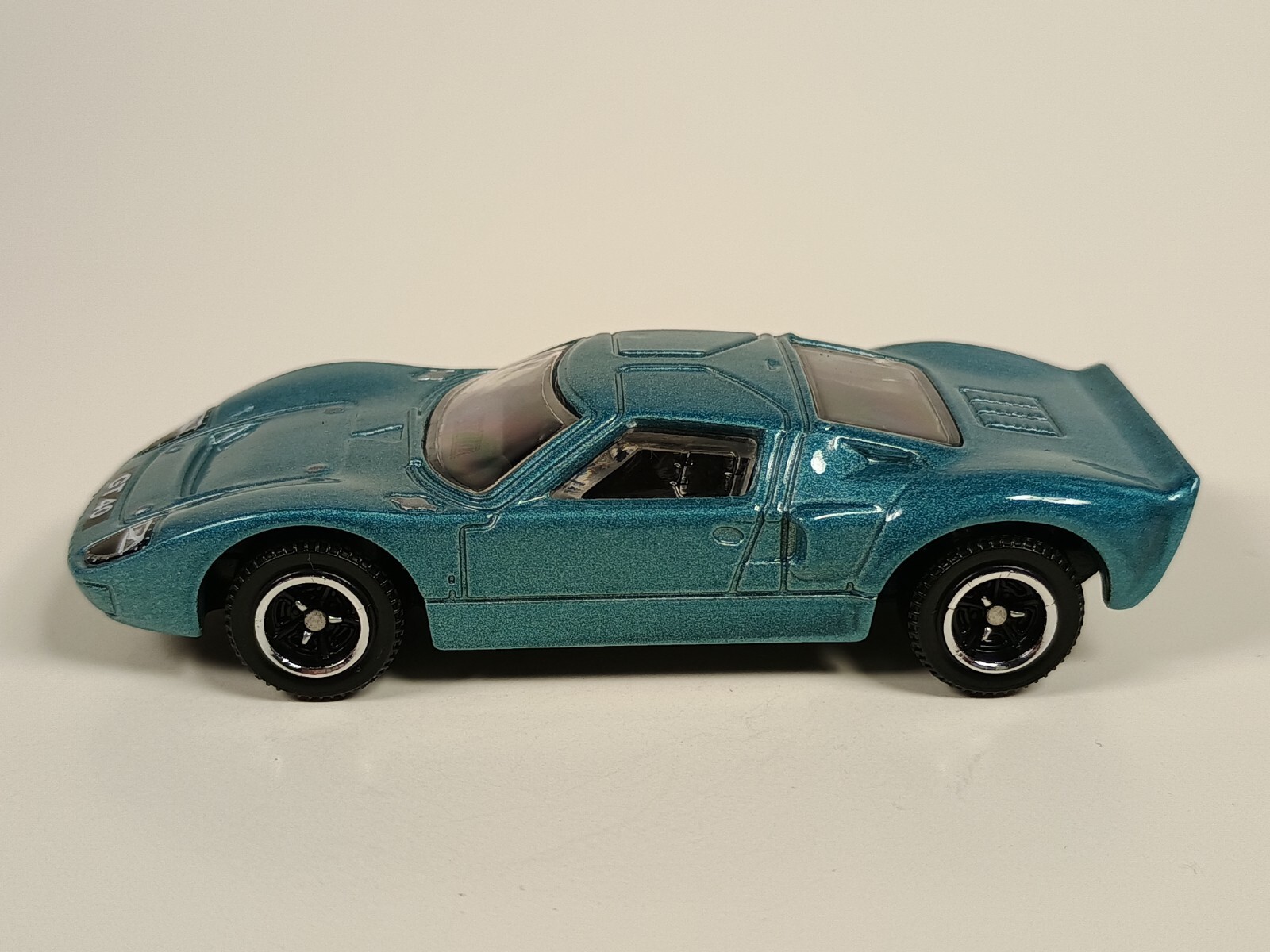 Ford GT40 Matchbox 2024 Highway Speeders Metalflake Light Blue 1:64 Loose