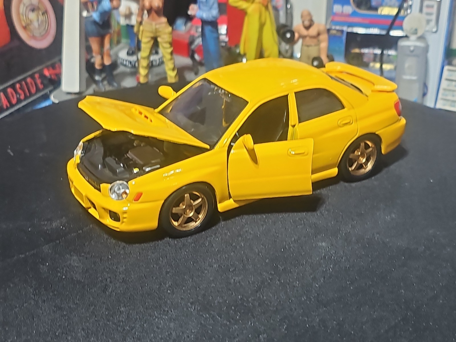 VINTAGE Maisto Subaru Impreza WRX 1/24 Scale YELLOW BEAUTIFUL NICE CAR 🚗