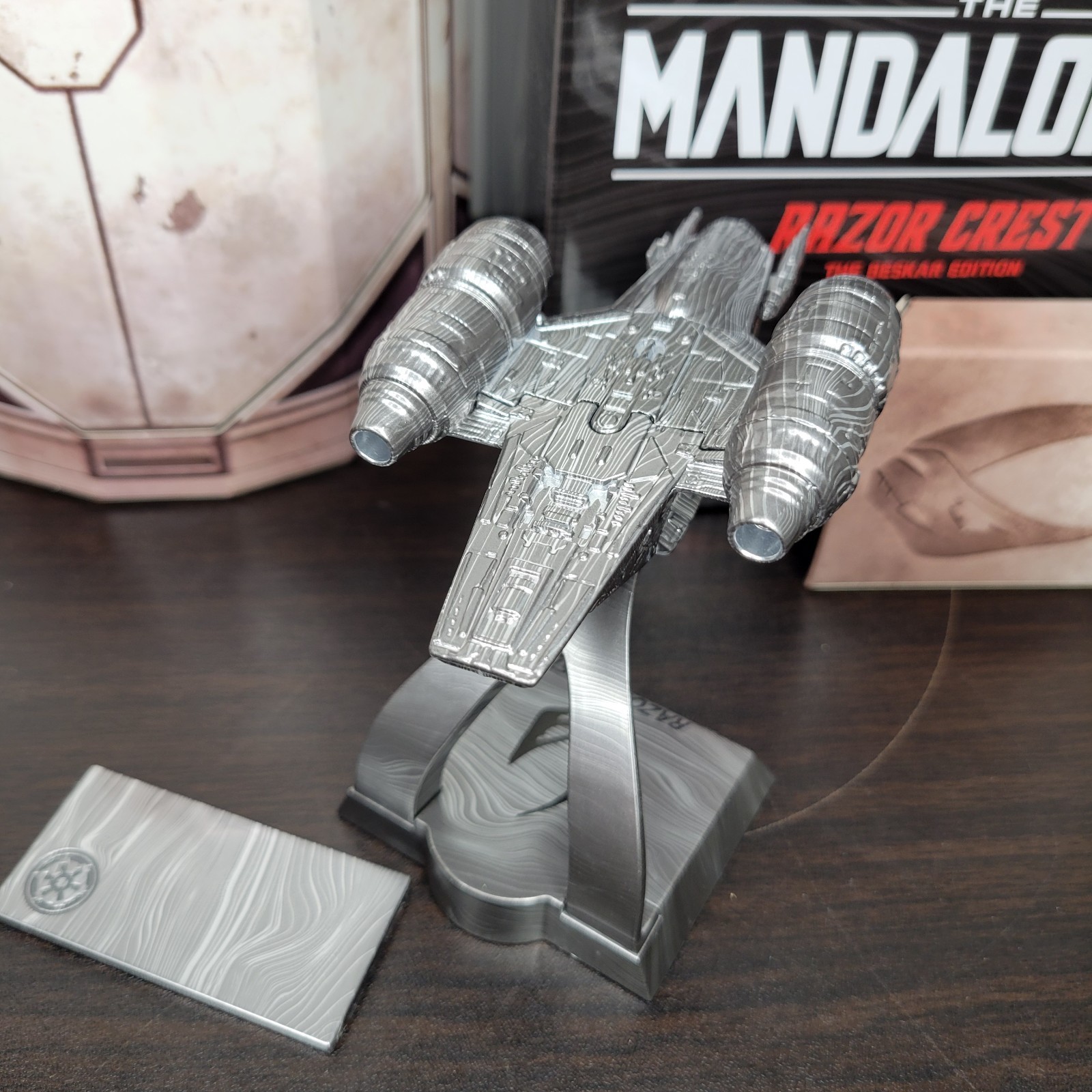 Star Wars Mandalorian Hot Wheels 1:64 Beskar Razor Crest Mattel Grogu Diecast