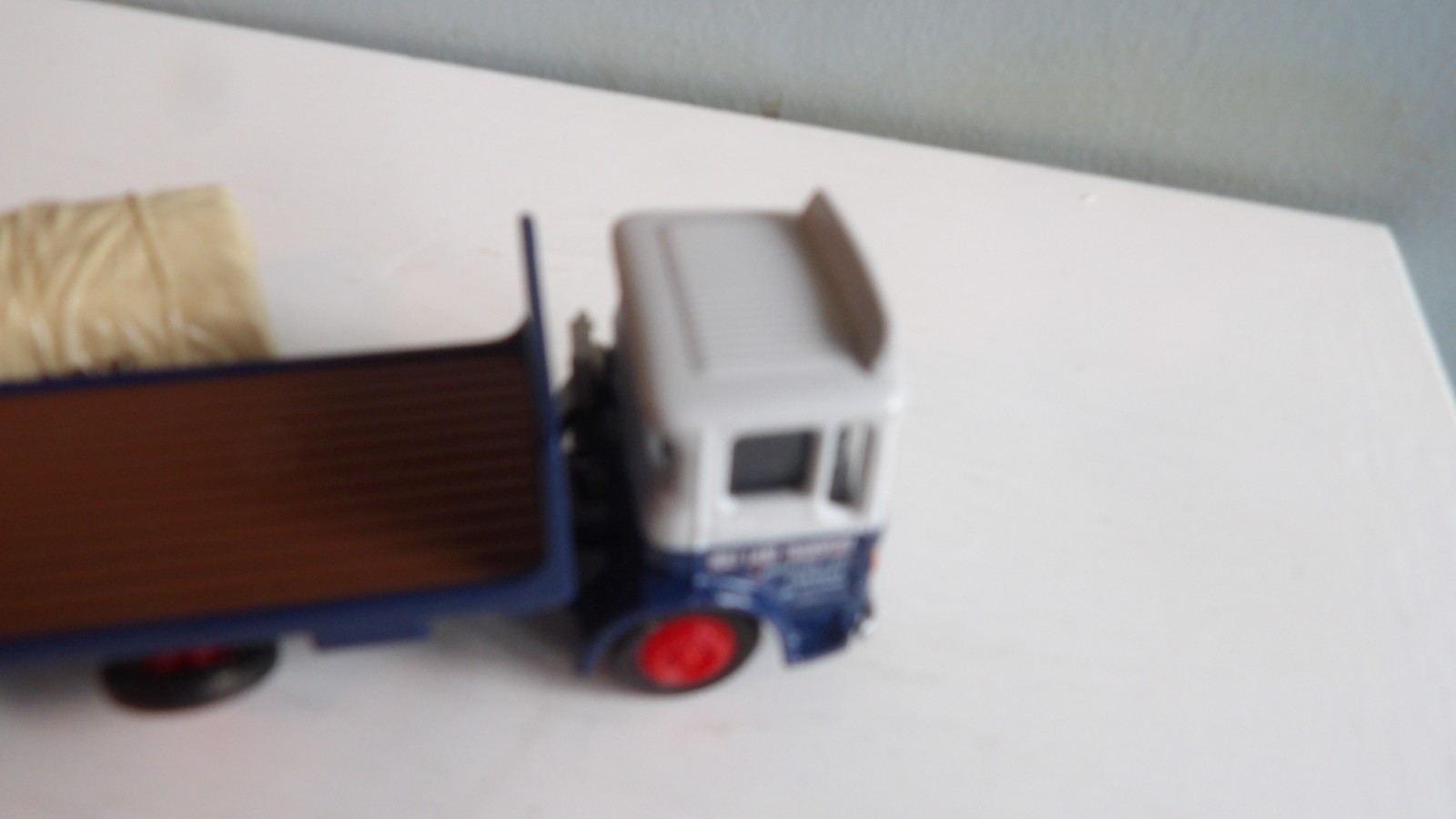 EFE 21601* HOLT LANE TRANSPORT LEYLAND SUPER COMET ERGOMATIC DIECAST 1:76 SCALE.