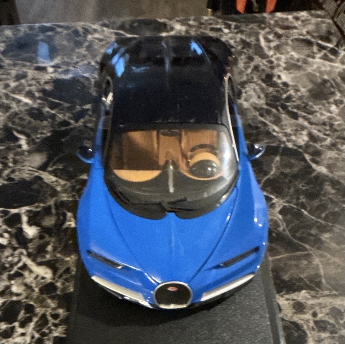 Maisto Bugatti Chiron Blue Black Diecast Car Model with Display Stand