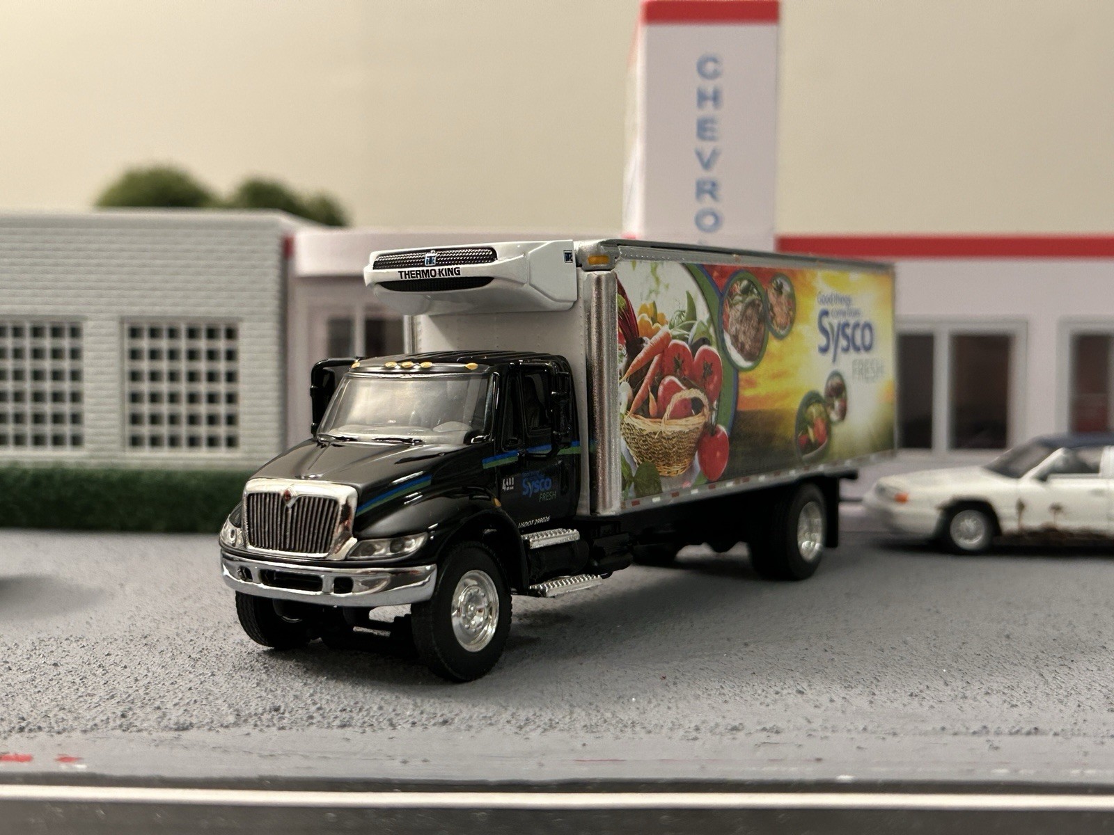 RARE – Sysco FRESH International 4400 Refrigerated 1/64 Diecast Truck DCP 33758