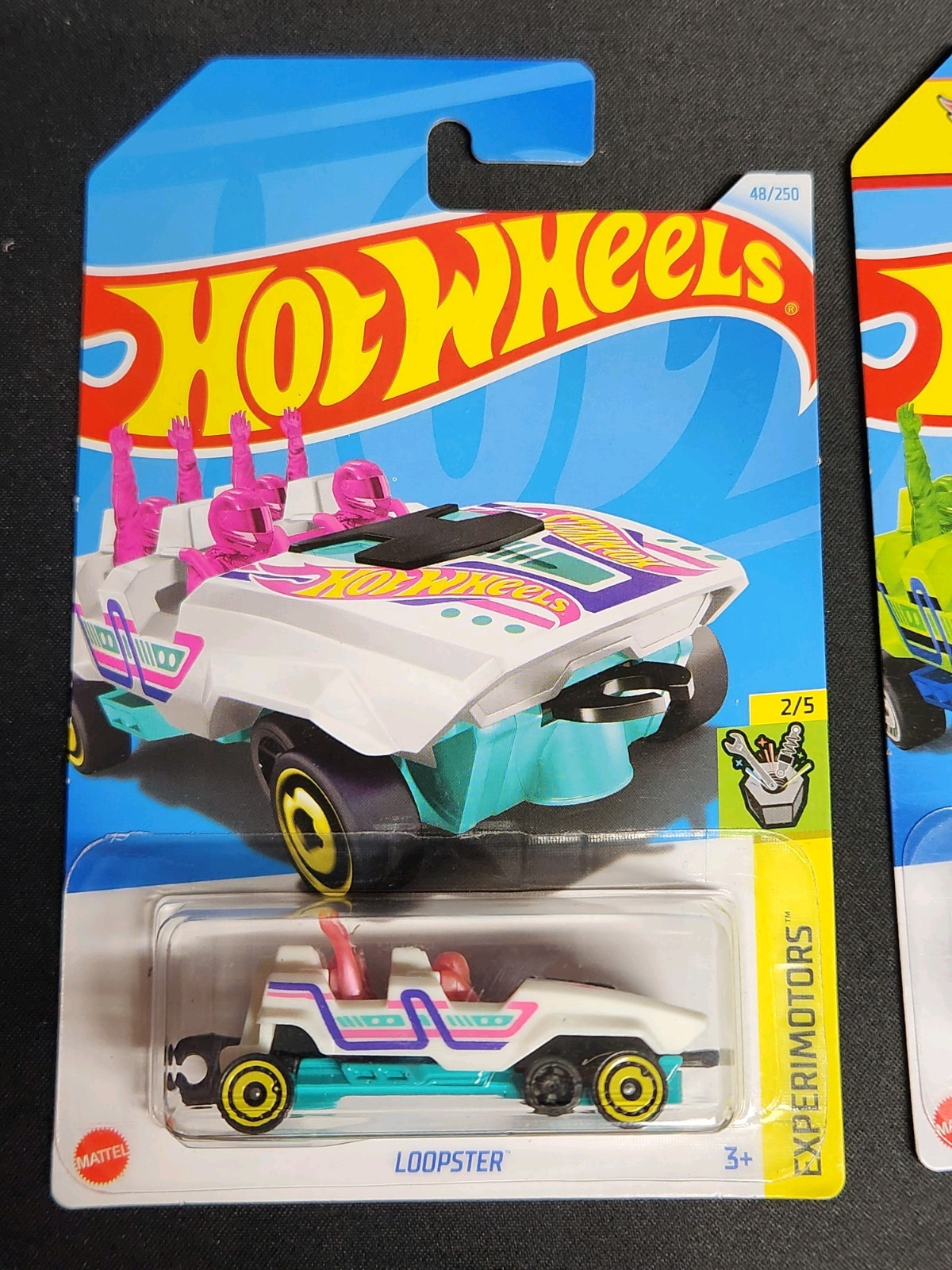 Hot Wheels 2024 Loopster – White 48/250 – Experimotors 2/5 – Hands Up – Coaster