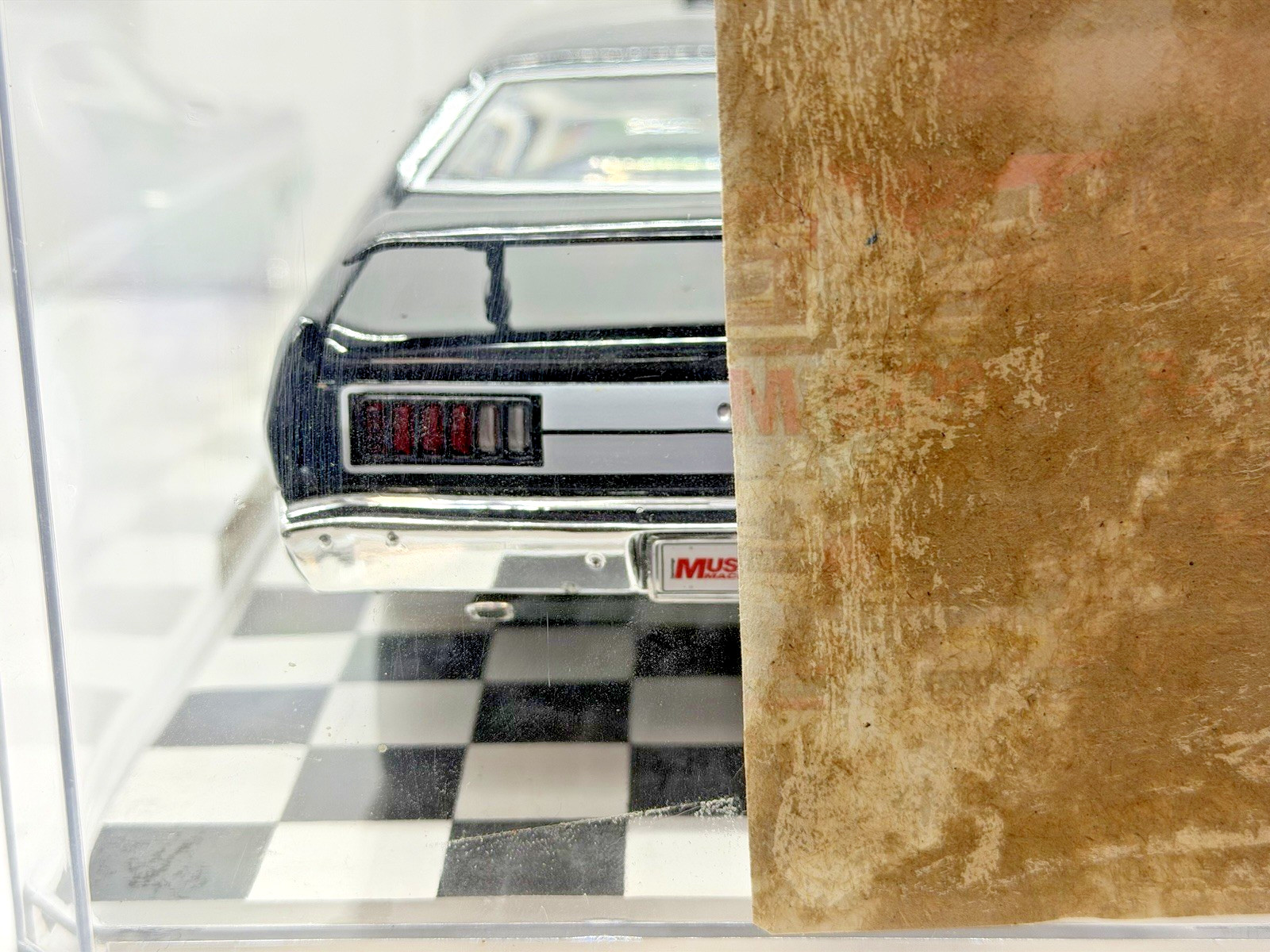 Auto World American Muscle 1971 Dodge Demon 340 Model Car 1:18 in Case Bx7-6