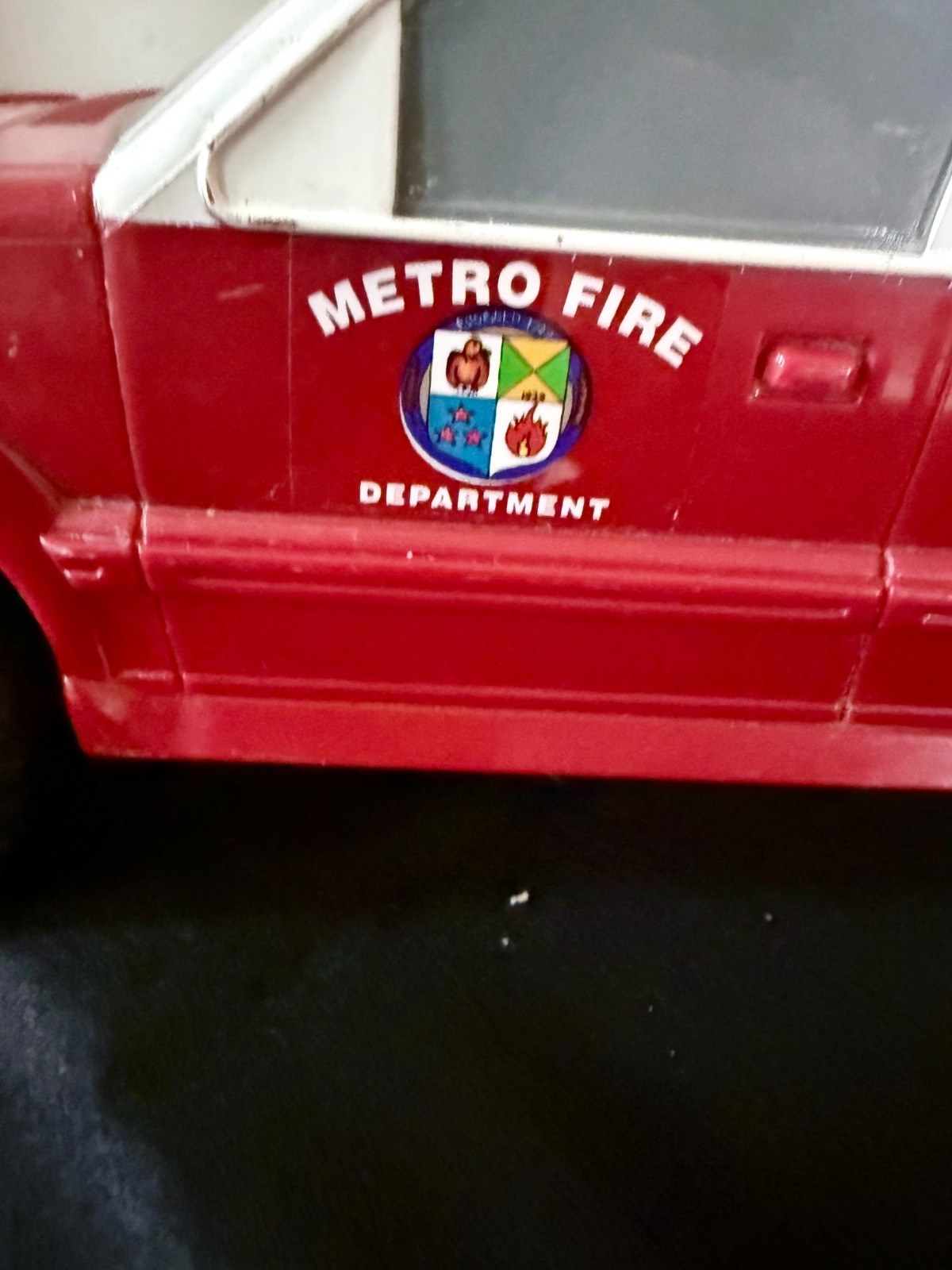 Metro Fire Dept. Unit 18 Funrise 1994 Emergency Vehicle Fire Chief Ford Explorer