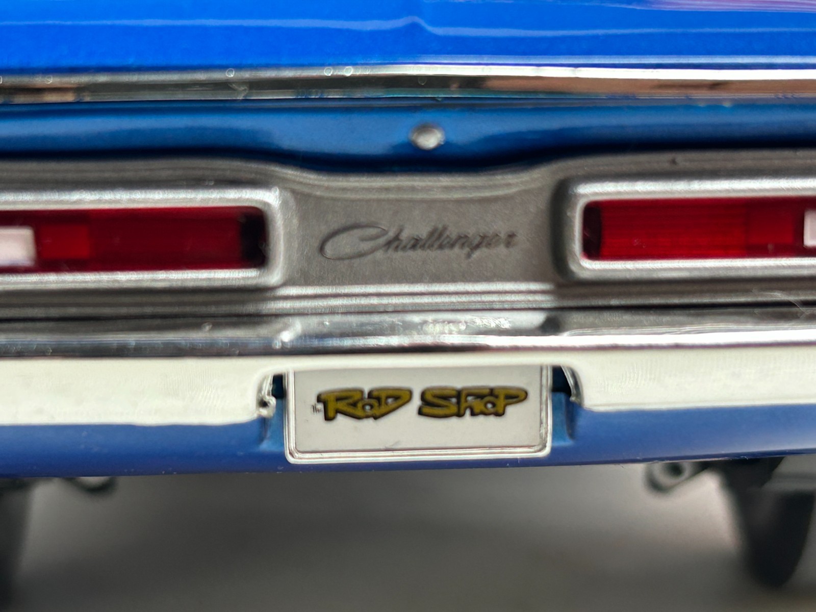 1:18 ATOMIC AUTO KRAFTERS ROD SHOPS 1971 DODGE CHALLENGER 1 OF 300